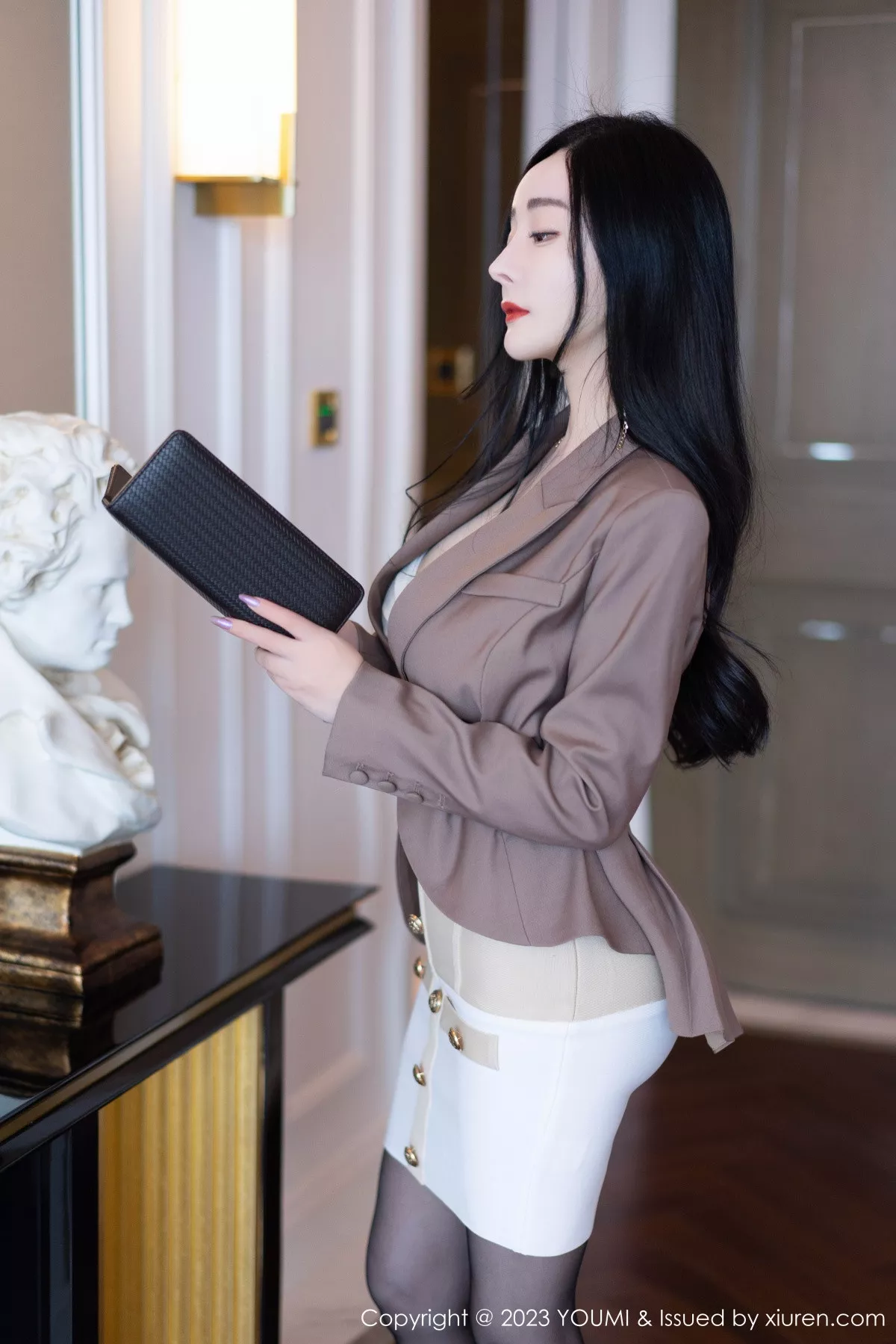 [YOUMI尤蜜荟] 2023.06.12 VOL.950 允爾 短裙美臀 [73P] NO.6