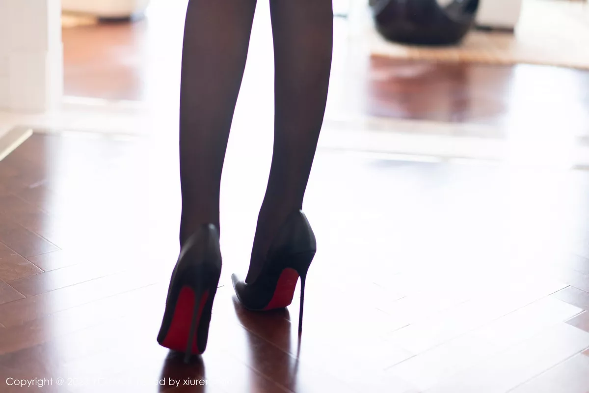 [YOUMI尤蜜荟] 2023.06.12 VOL.950 允爾 短裙美臀 [73P] NO.4