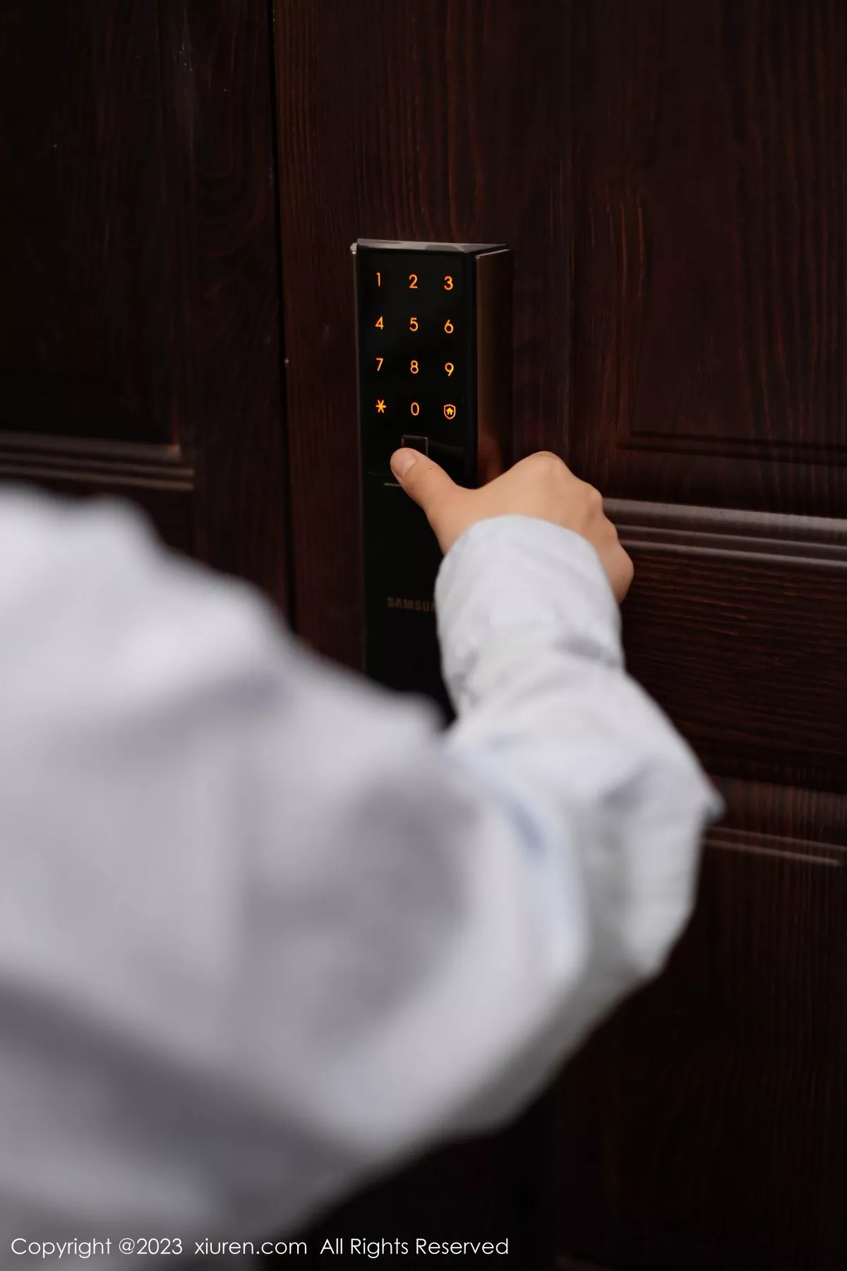 [XiuRen秀人网] 2023.06.15 No.6922 laura阿姣 美腿丝袜 [77P] NO.5