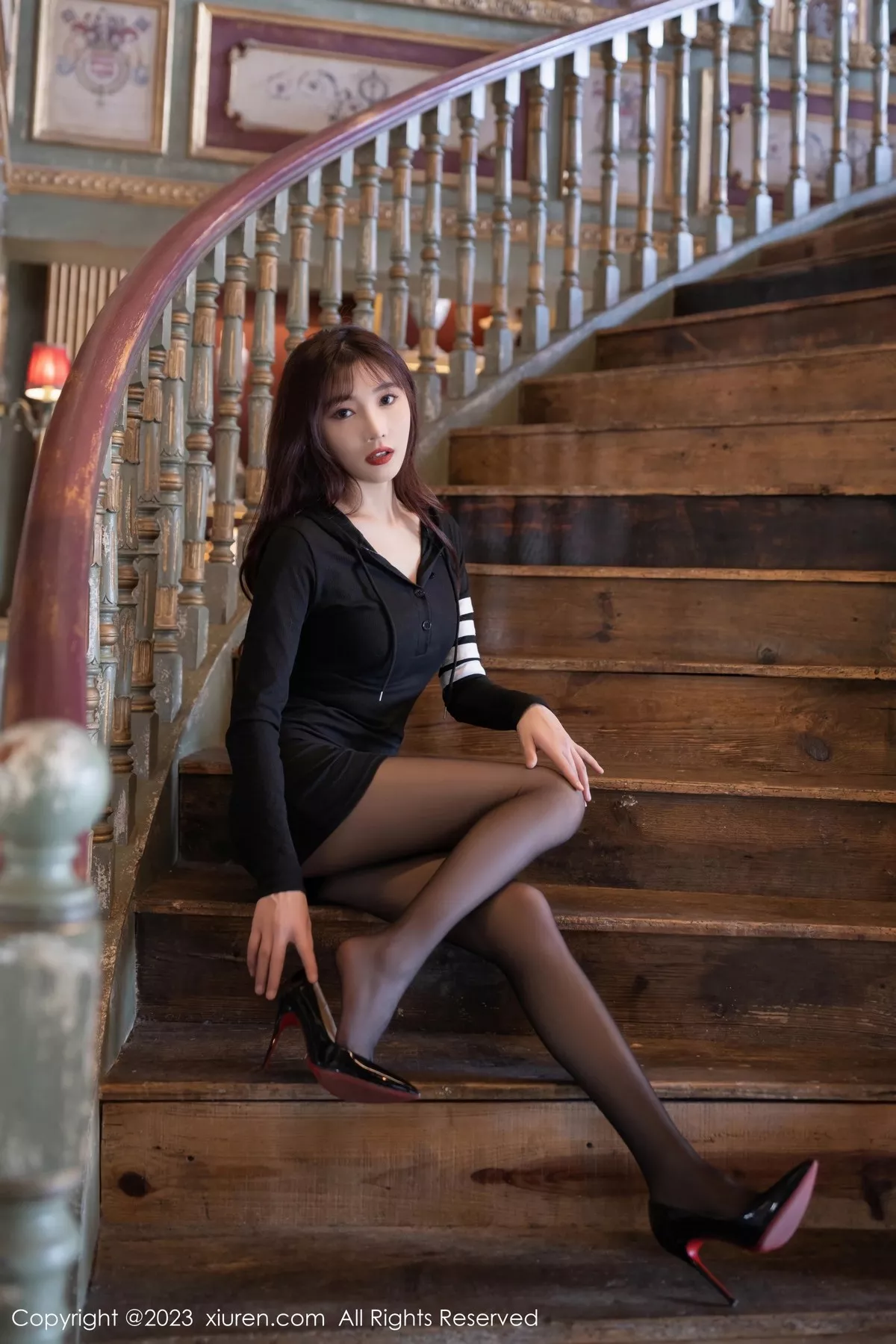 [XiuRen秀人网] 2023.06.15 No.6925 陆萱萱 黑丝美腿 [82P] NO.4