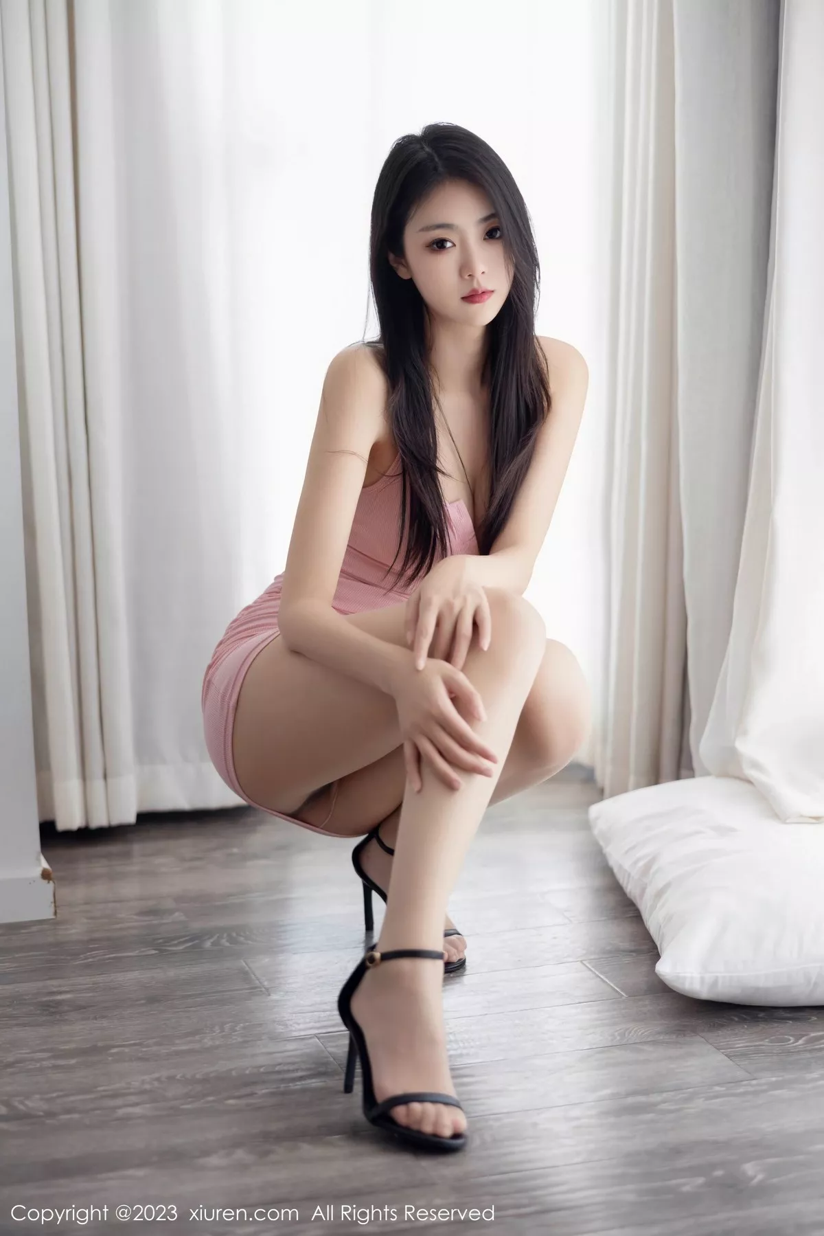 [XiuRen秀人网] 2023.06.16 No.6927 可乐Vicky 丝袜美腿 [90P] NO.4