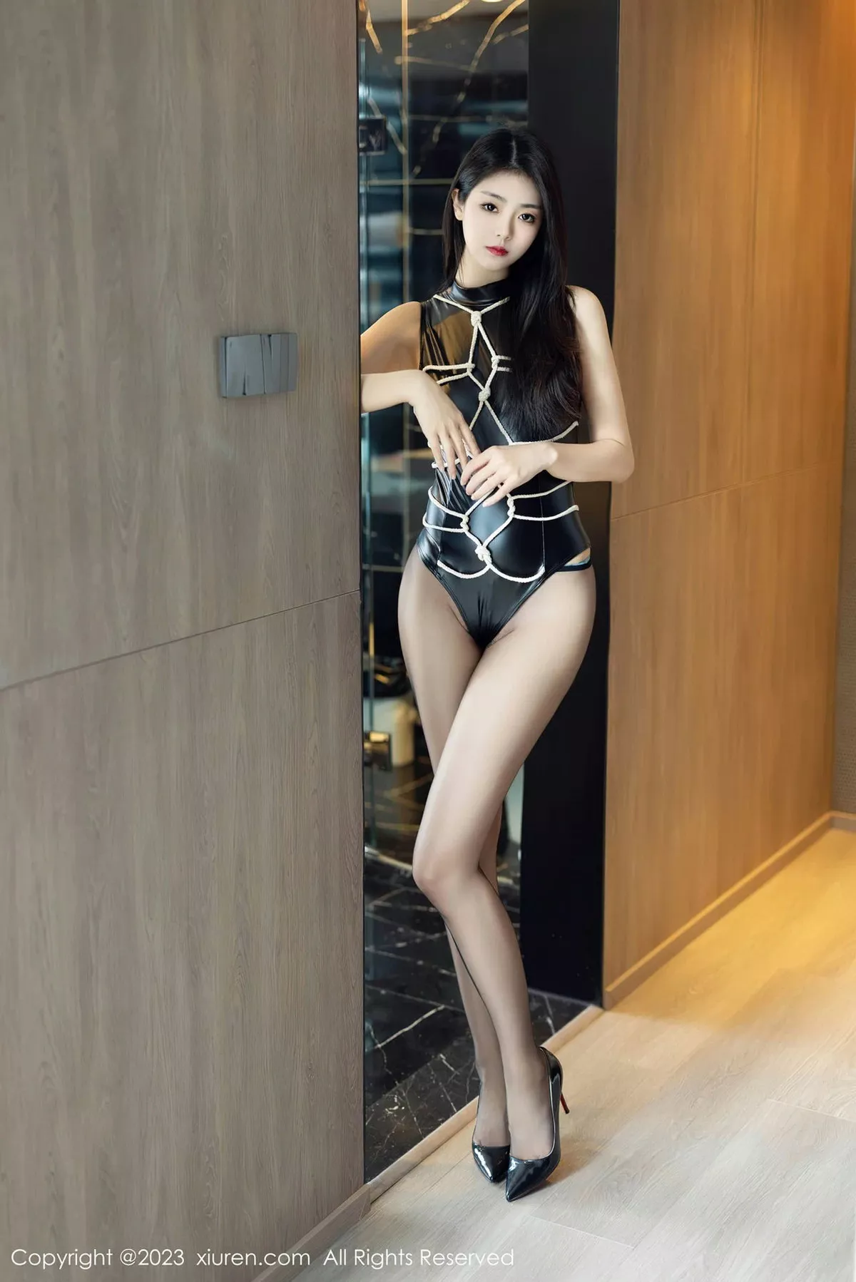 [XiuRen秀人网] 2023.06.28 No.6990 可乐Vicky 丝袜美腿 [69P] NO.2