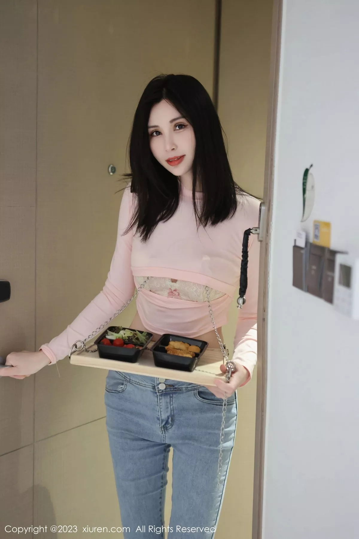 [XiuRen秀人网] 2023.06.29 No.6992 王曼柔 牛仔裤美腿 [82P] NO.6