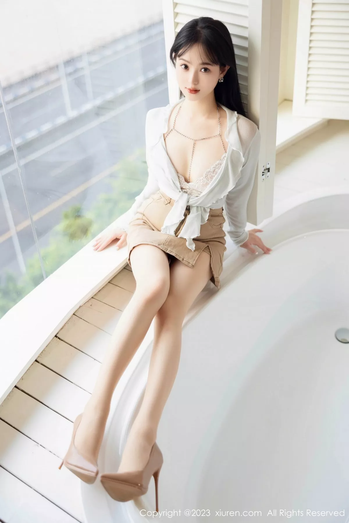 [XiuRen秀人网] 2023.06.29 No.6995 柚琪Rich 短裙美腿 [80P] NO.2