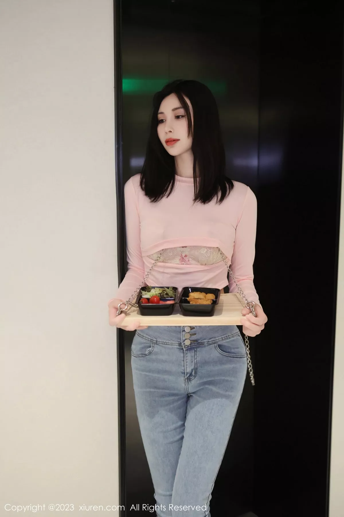 [XiuRen秀人网] 2023.06.29 No.6992 王曼柔 牛仔裤美腿 [82P] NO.1