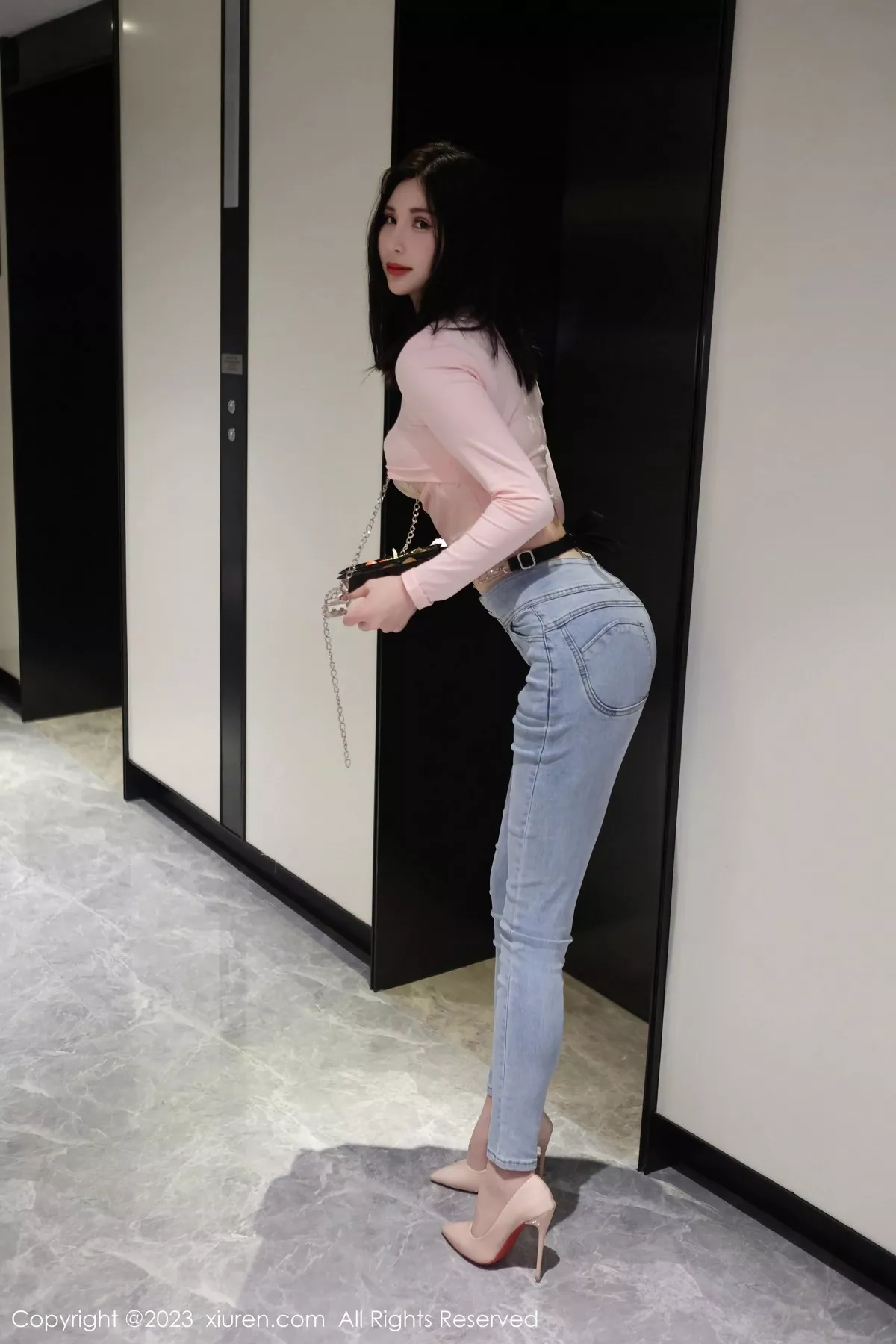 [XiuRen秀人网] 2023.06.29 No.6992 王曼柔 牛仔裤美腿 [82P] NO.4