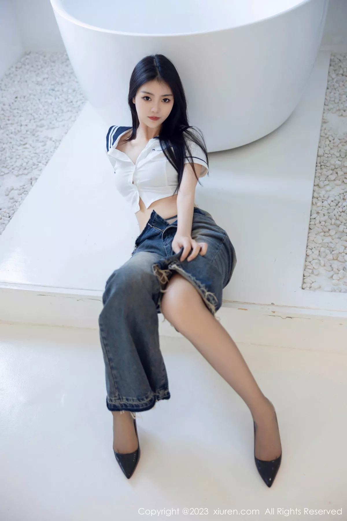 [XiuRen秀人网] 2023.07.05 No.7027 可乐Vicky 黑丝美腿 [82P] NO.8