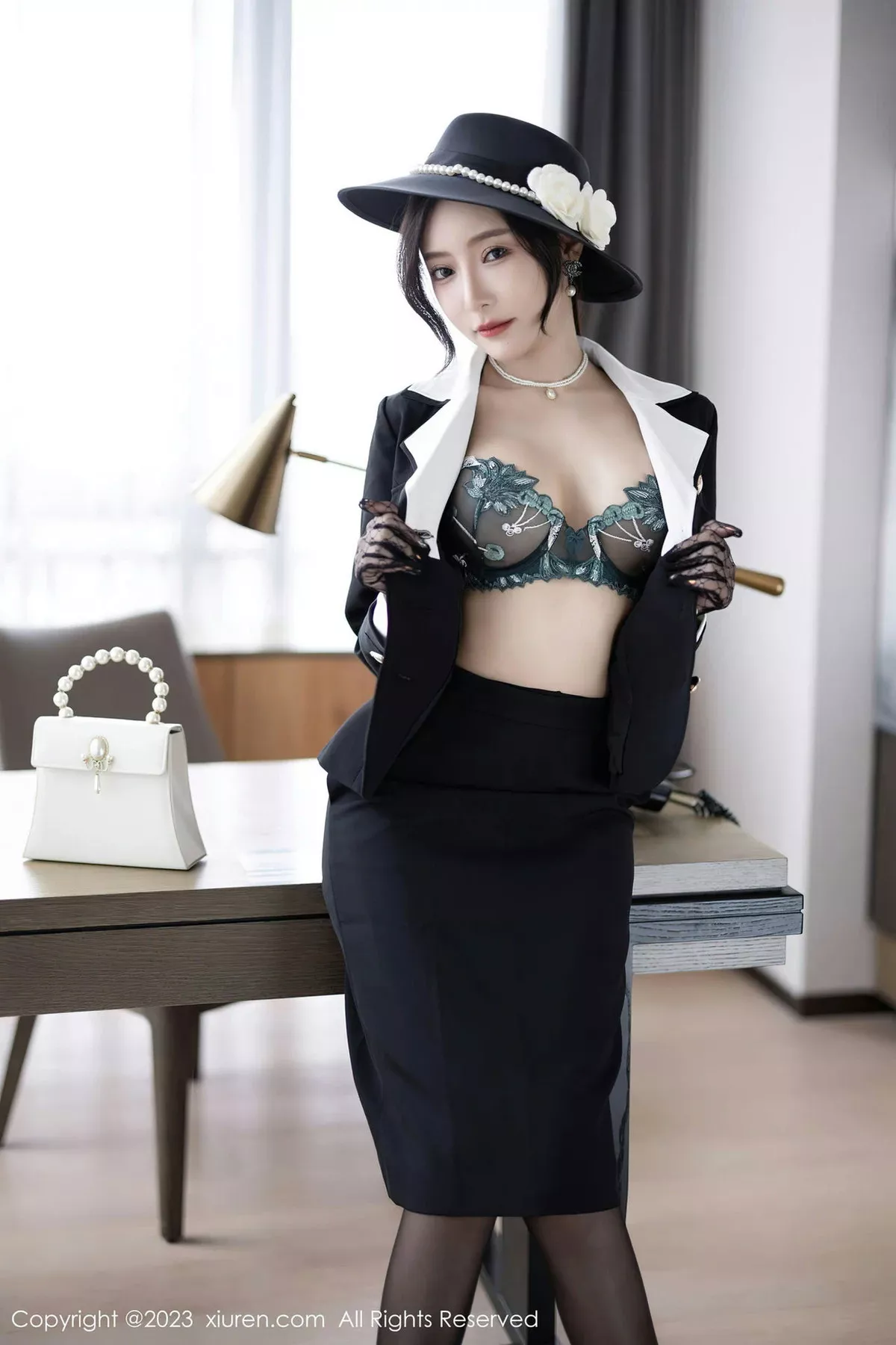 [XiuRen秀人网] 2023.07.07 No.7048 王馨瑶yanni 欧式文艺风 [81P] NO.12