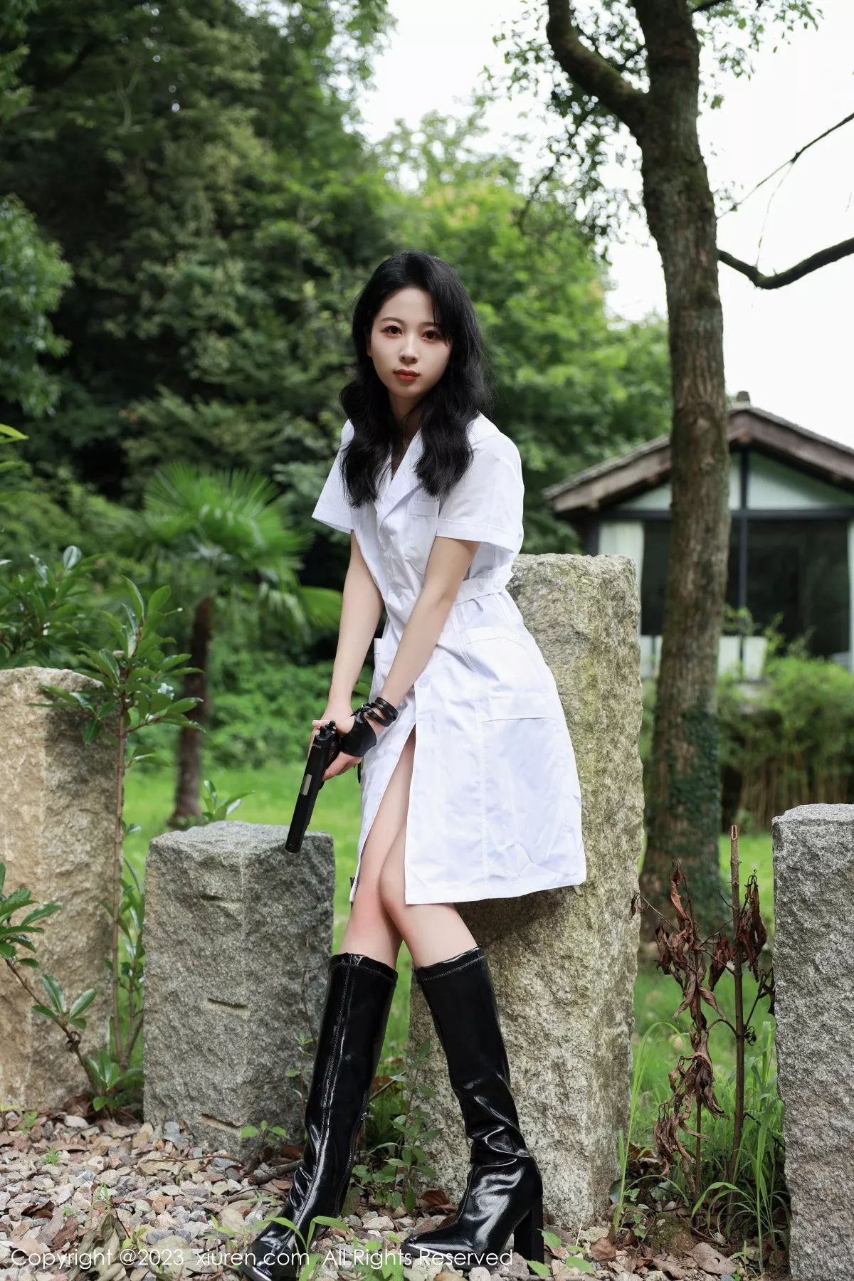 [XiuRen秀人网] 2023.07.11 No.7061 糖豆sisi 皮靴美腿 [54P] NO.7