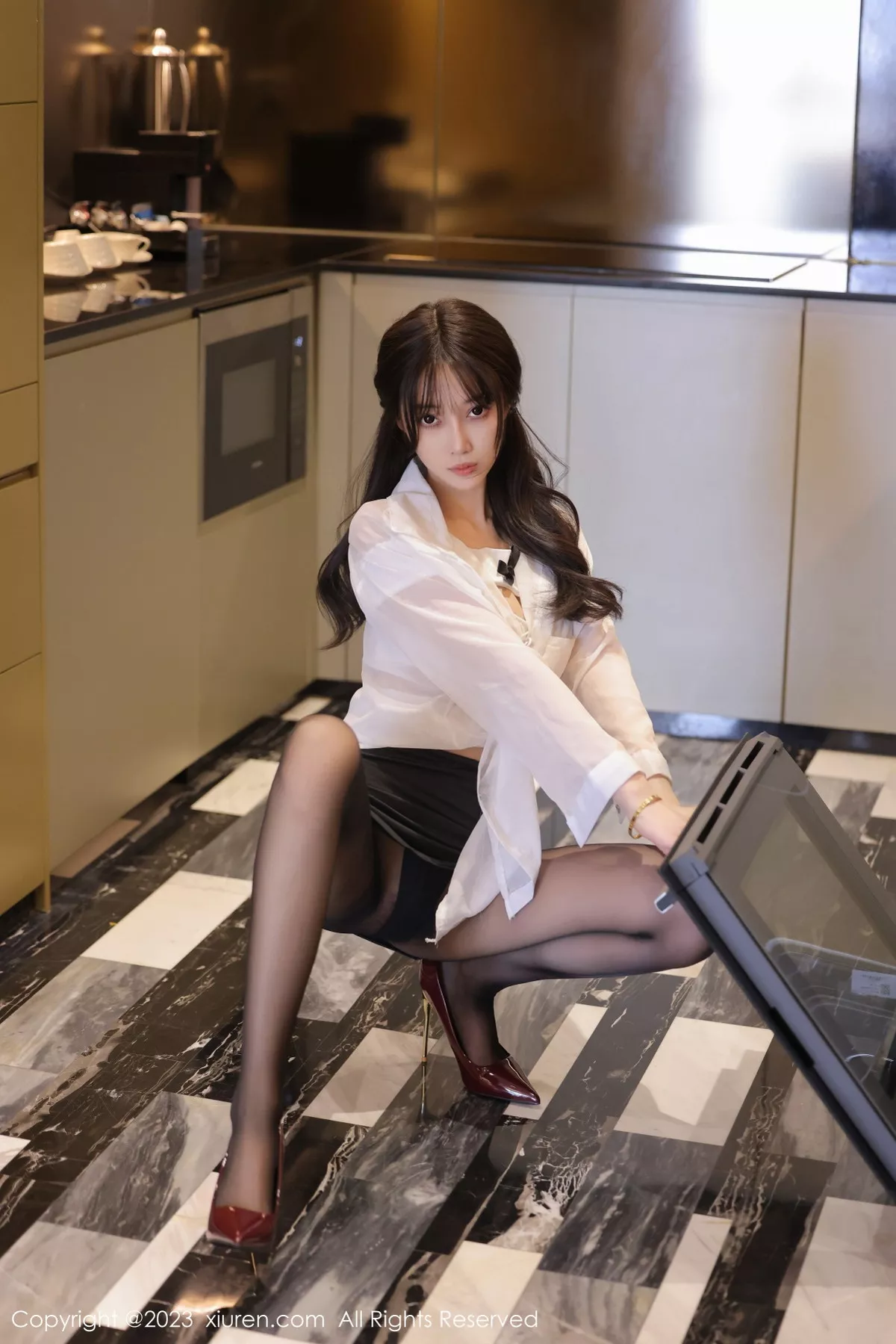 [XiuRen秀人网] 2023.07.11 No.7060 玥儿玥er 黑丝美腿 [65P] NO.11