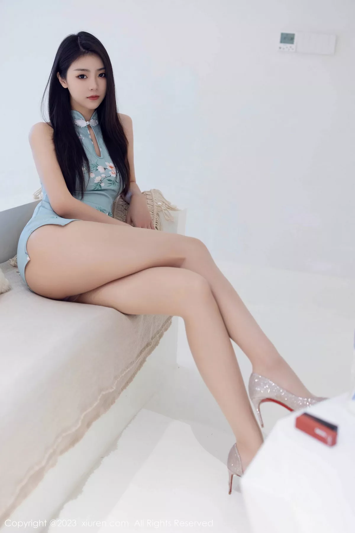 [XiuRen秀人网] 2023.07.12 No.7067 可乐Vicky 翘臀美腿 [103P] NO.11