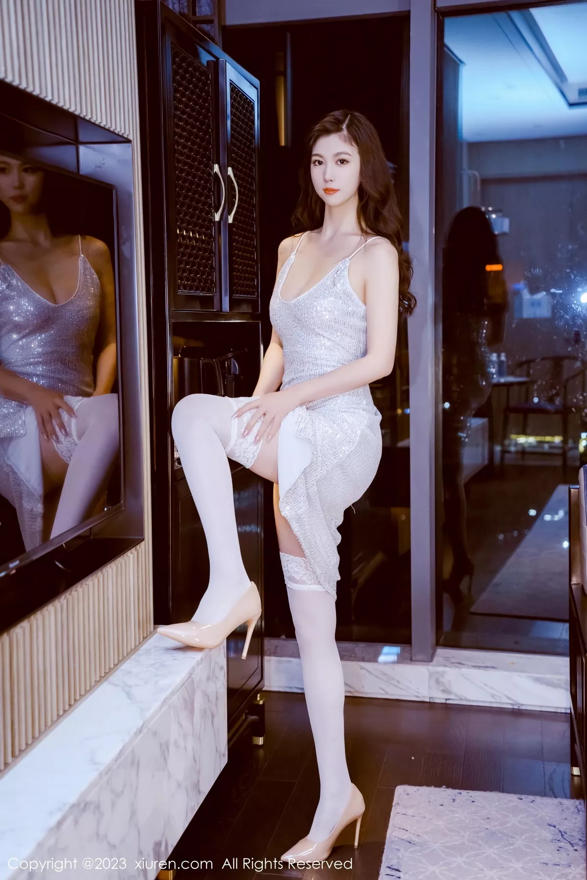 [XiuRen秀人网] 2023.07.13 No.7071 李雅柔182CM 闪亮吊带裙 [42P] NO.1