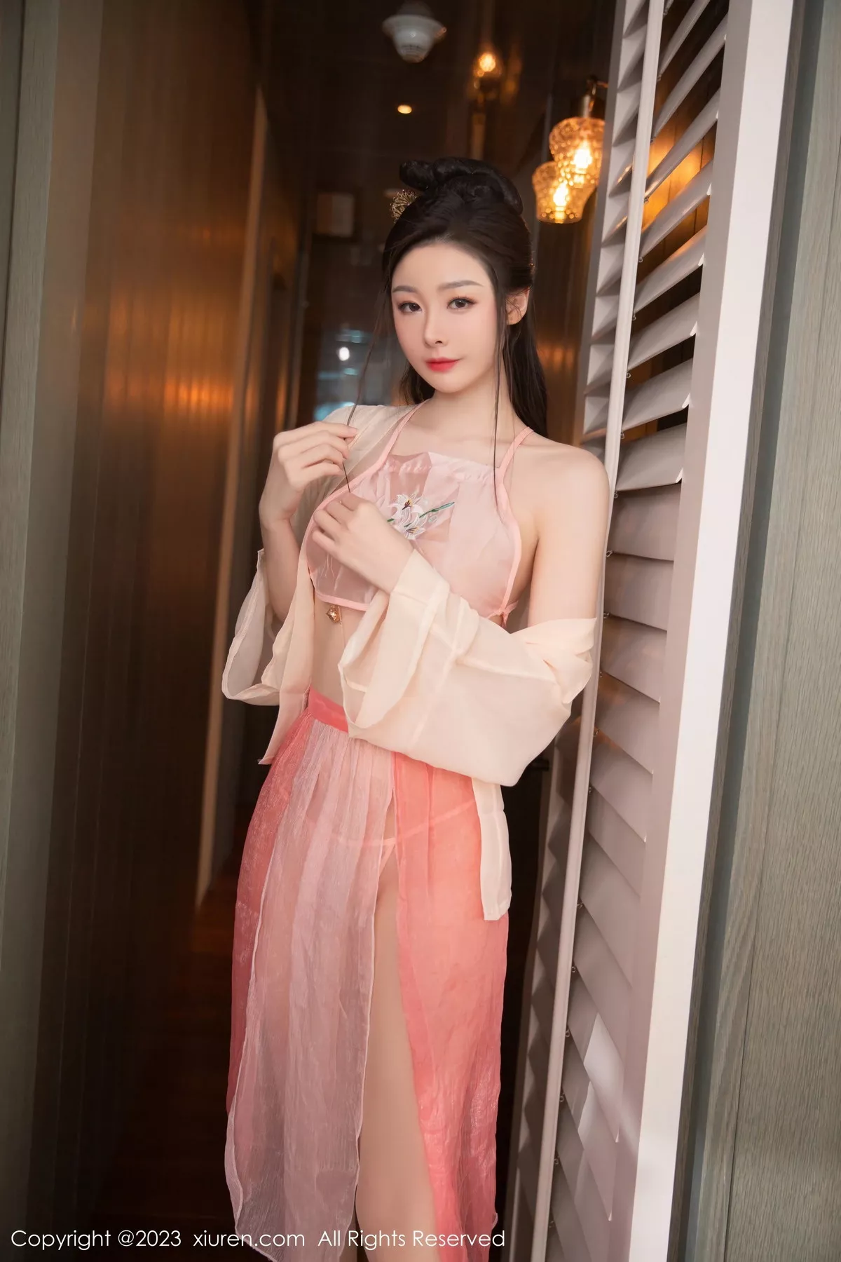 [XiuRen秀人网] 2023.07.13 No.7075 是小逗逗 古典薄纱 [79P] NO.3