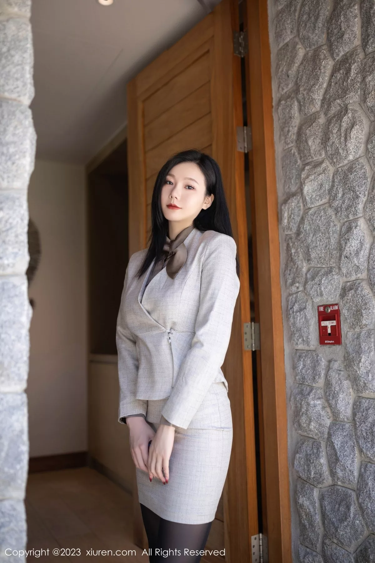 [XiuRen秀人网] 2023.06.20 No.6951 安然anran 短裙黑丝 [79P] NO.1