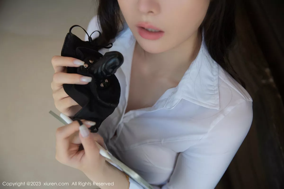 [XiuRen秀人网] 2023.06.21 No.6960 是小逗逗 丝袜美腿 [78P] NO.8