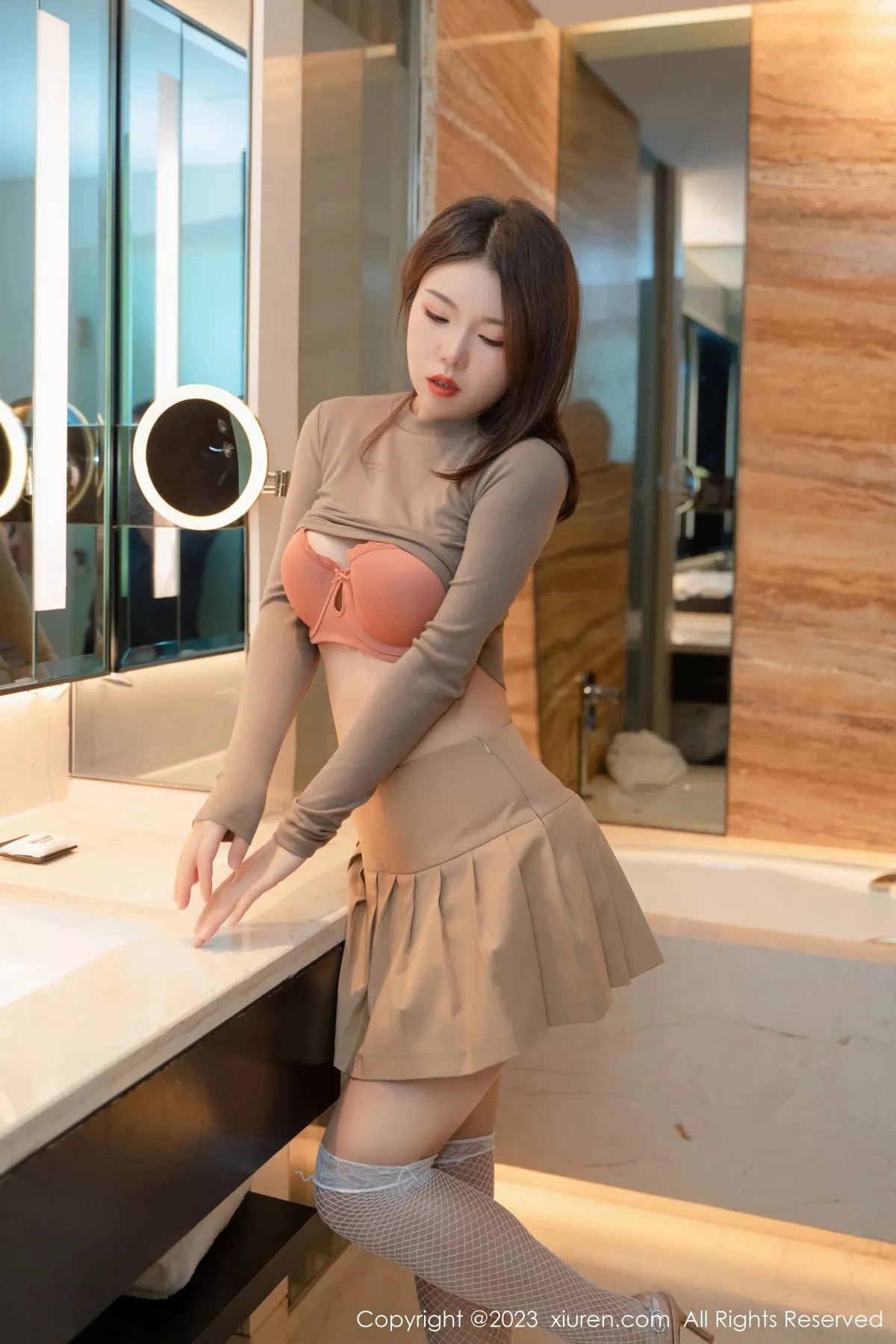 [XiuRen秀人网] 2023.06.26 No.6972 陆萱雅 丝袜美腿 [56P] NO.11