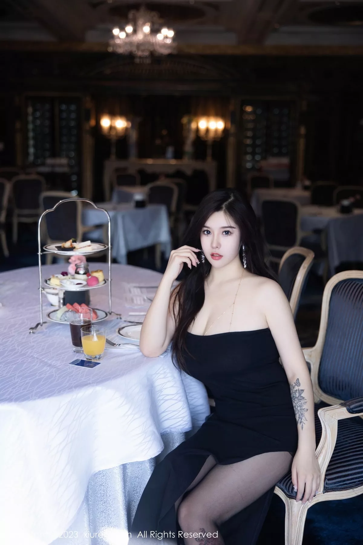 [XiuRen秀人网] 2023.06.26 No.6973 周思乔Betty 黑丝美臀 [80P] NO.1