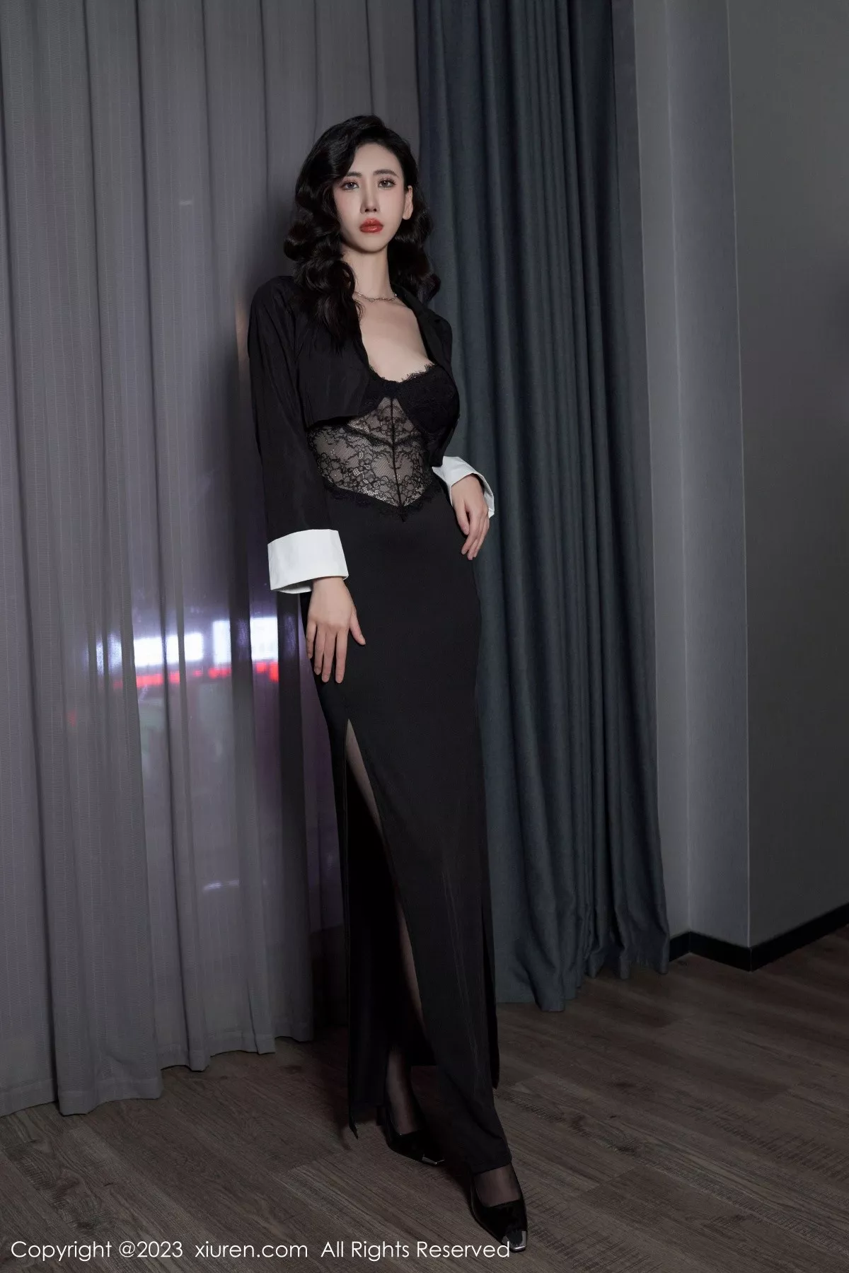 [XiuRen秀人网] 2023.06.27 No.6979 章芃芃 黑丝美腿 [95P] NO.7