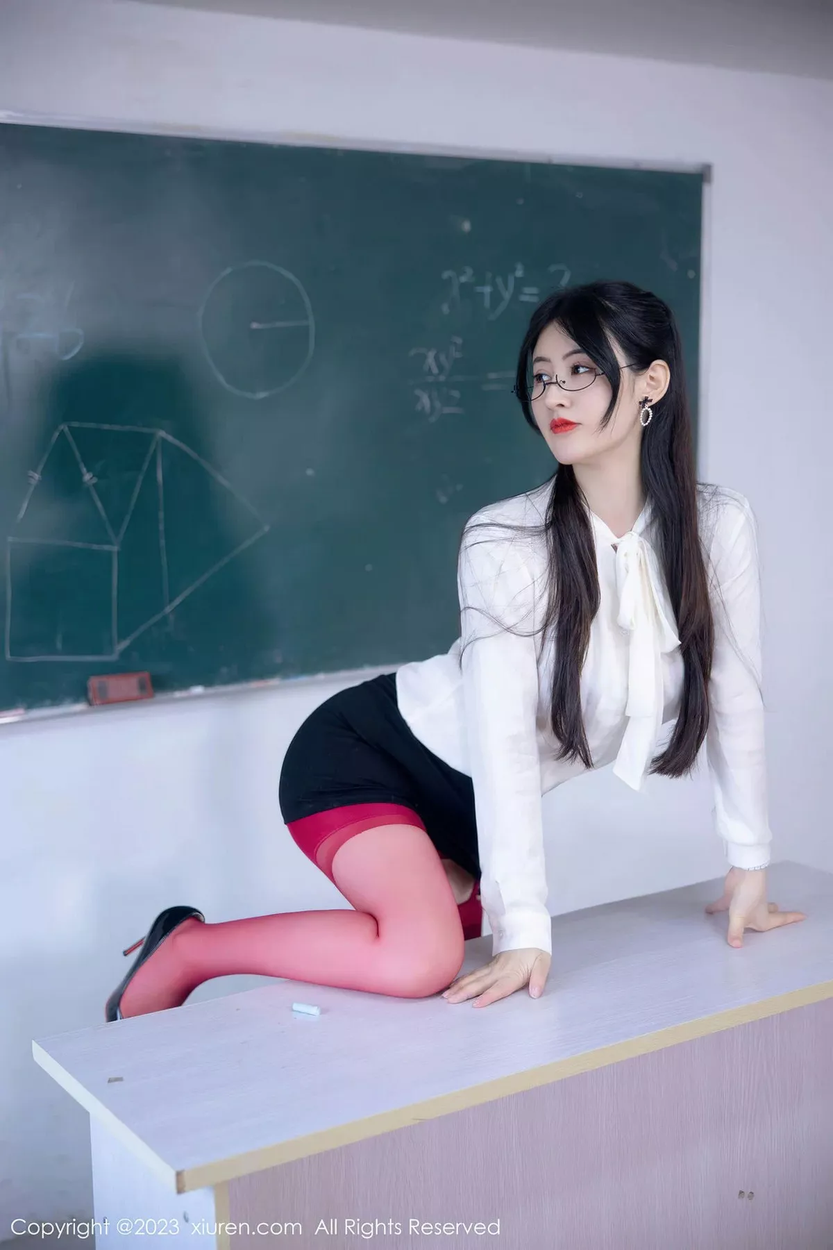 [XiuRen秀人网] 2023.06.27 No.6980 诗诗kiki 教师美腿 [93P] NO.12