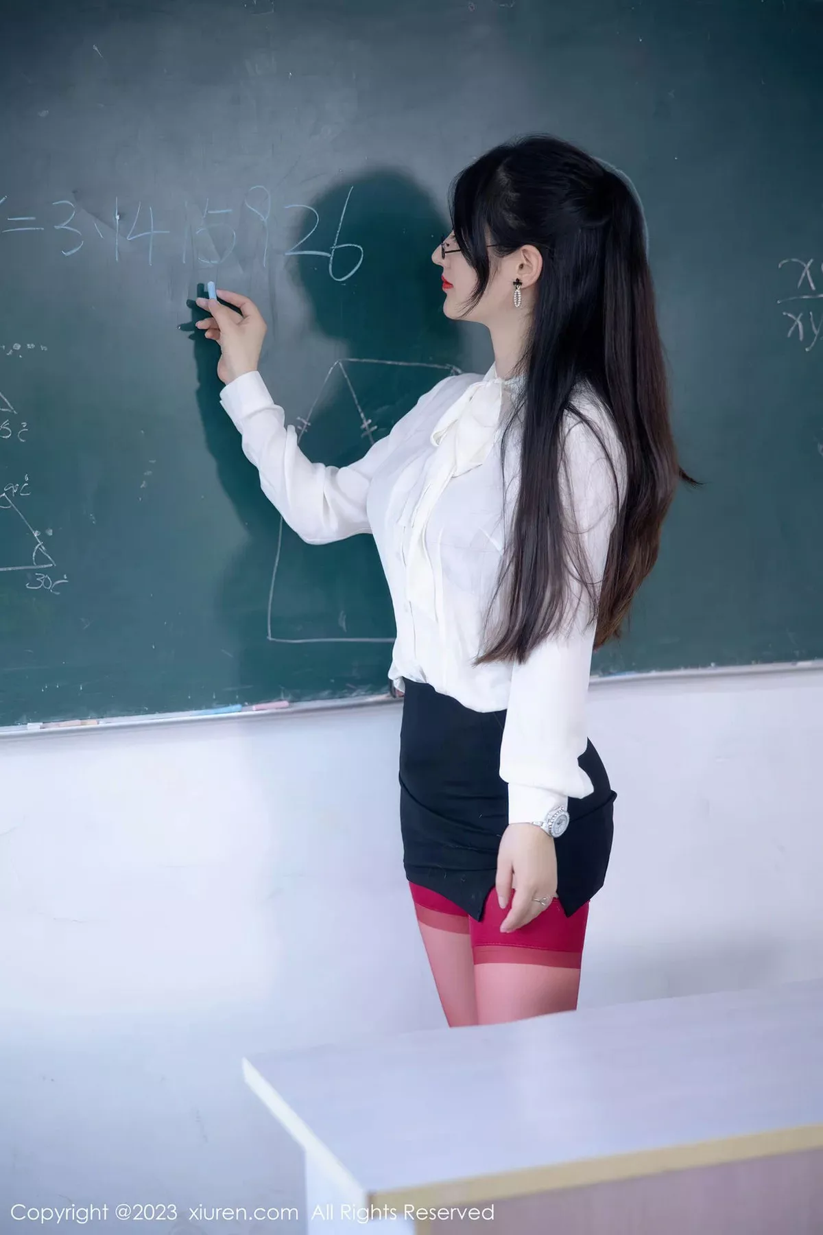 [XiuRen秀人网] 2023.06.27 No.6980 诗诗kiki 教师美腿 [93P] NO.9