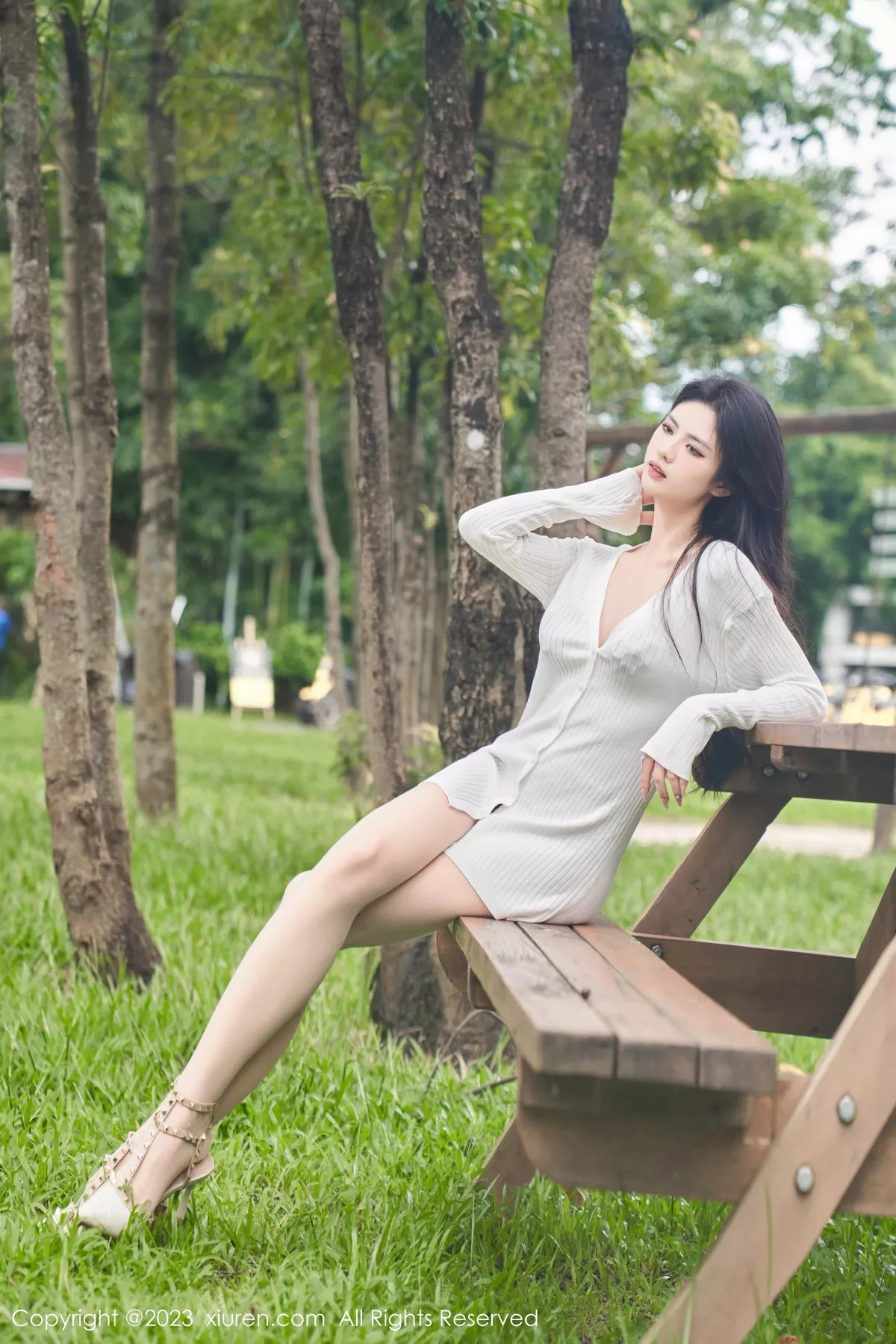 [XiuRen秀人网] 2023.07.31 No.7162 浅浅Danny 户外美腿 [90P] NO.1