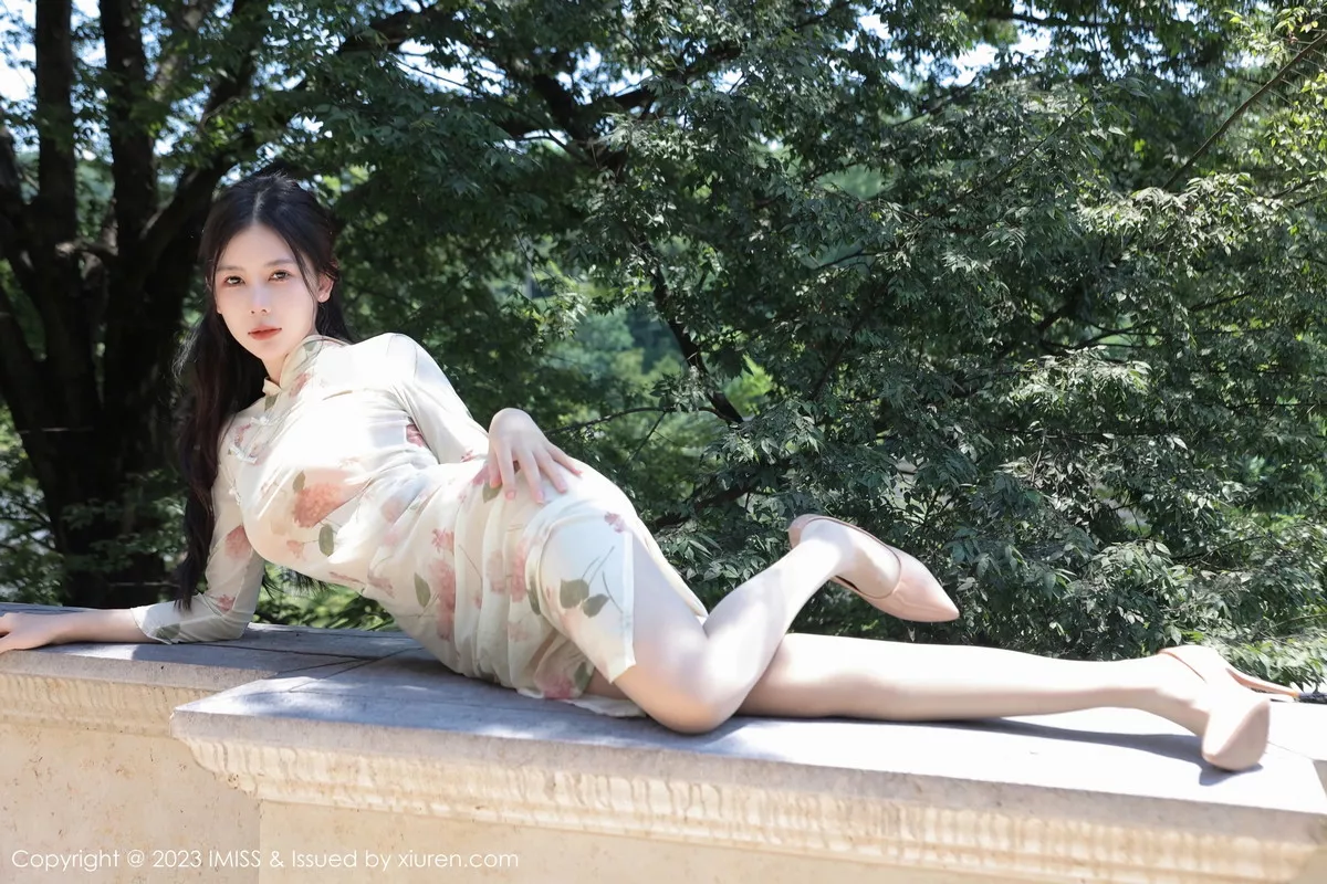 [XiuRen秀人网] 2023.08.01 No.7168 尹甜甜 旗袍美腿 [46P] NO.7