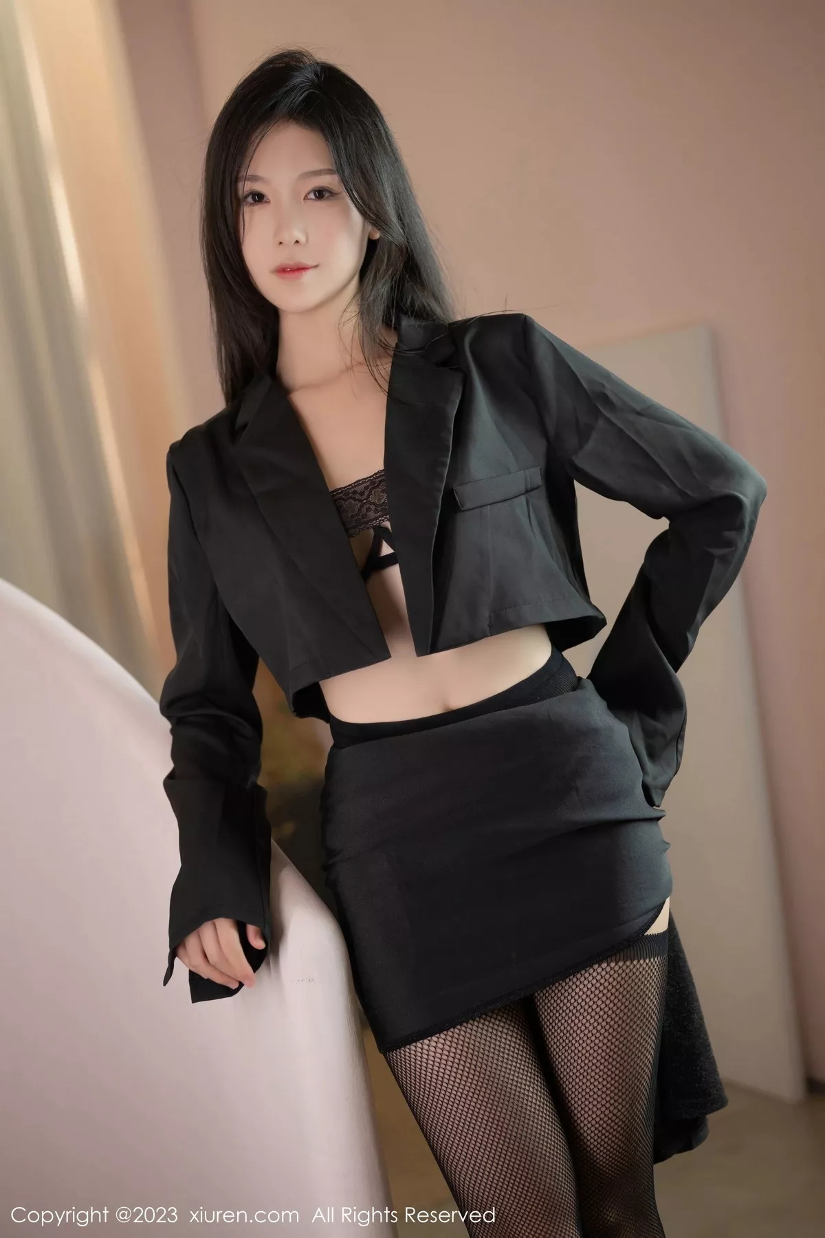 [XiuRen秀人网] 2023.08.02 No.7175 利世 黑丝美腿 [44P] NO.1