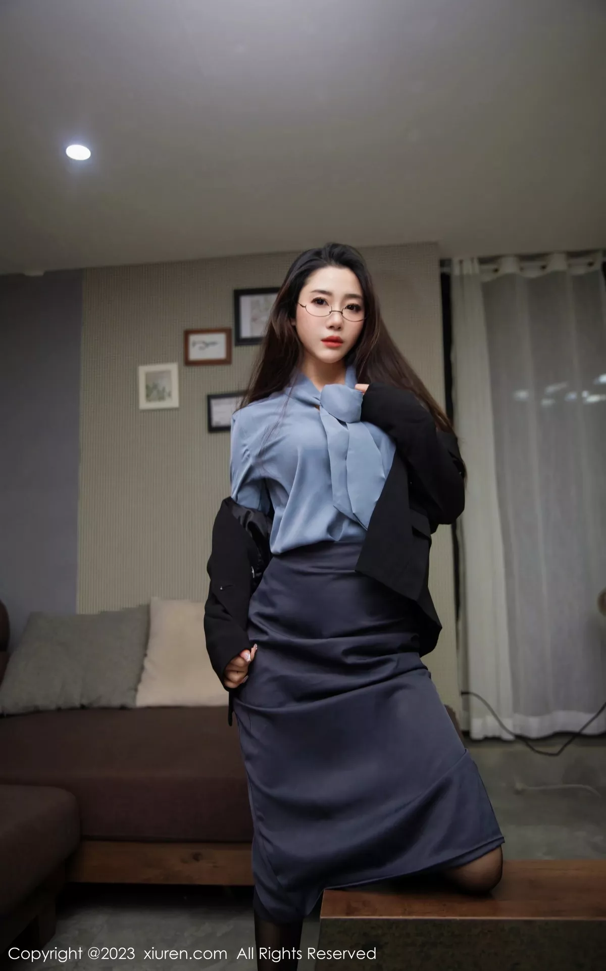 [XiuRen秀人网] 2023.08.03 No.7179 严利娅Yuliya 黑丝短裙 [82P] NO.9