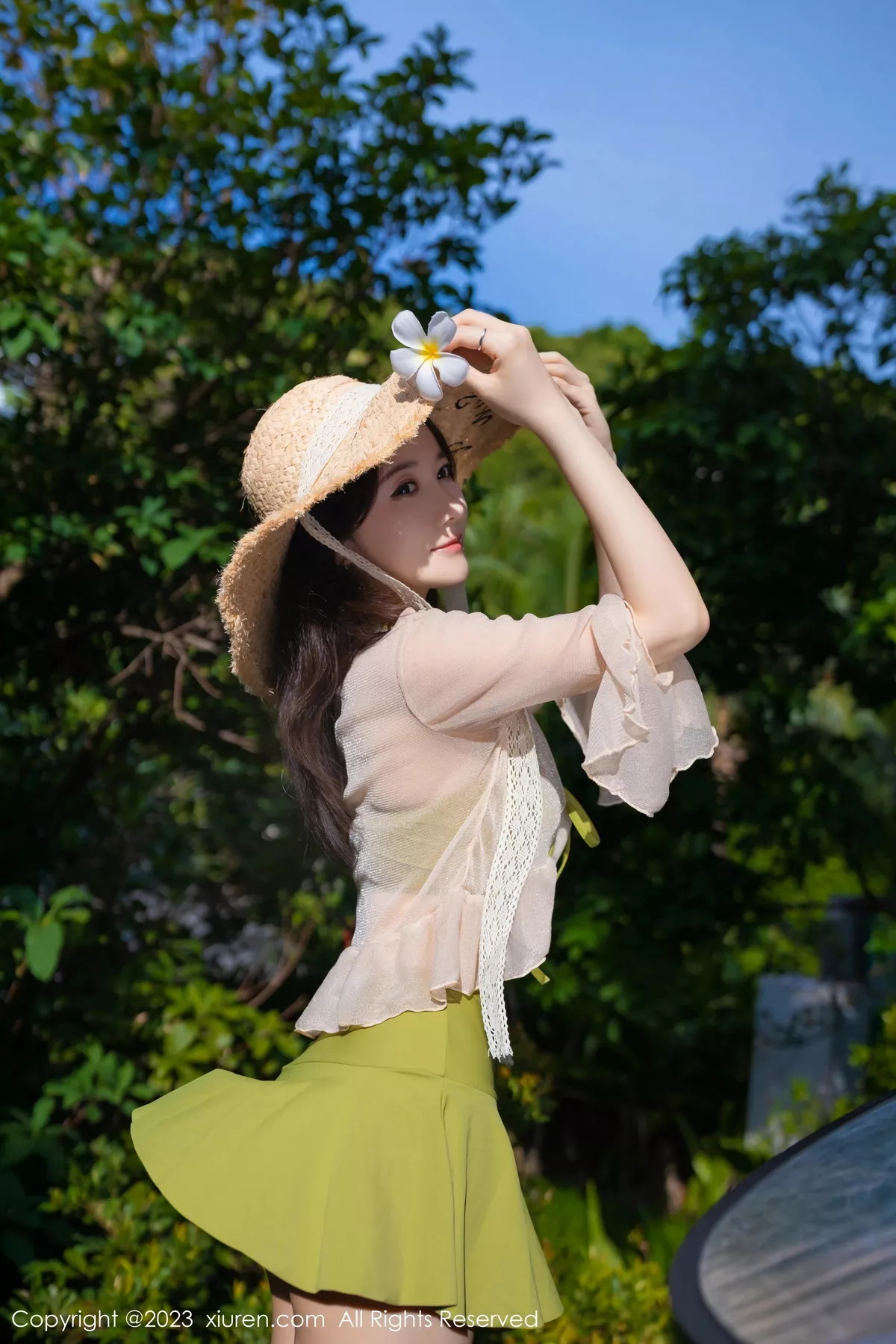 [XiuRen秀人网] 2023.08.04 No.7189 鱼子酱Fish 户外美腿 [80P] NO.2