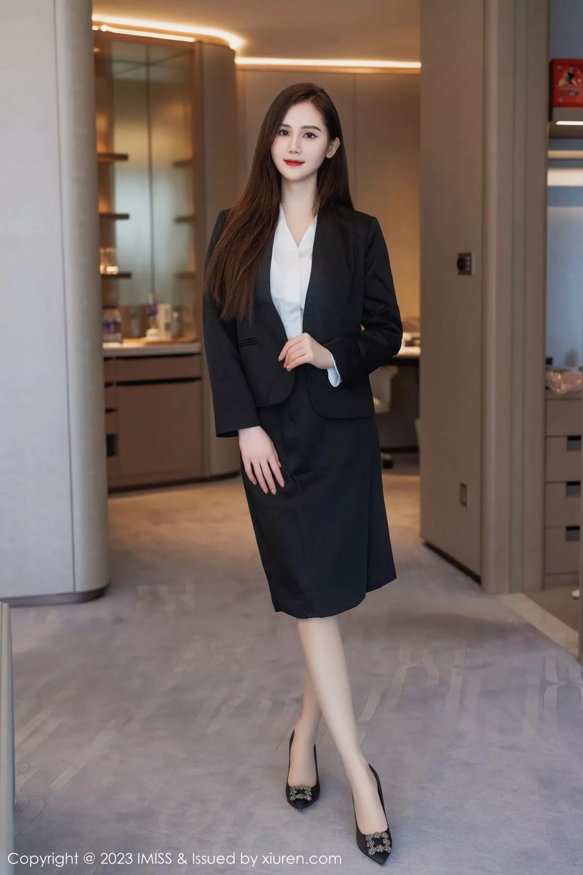 [IMISS爱蜜社] 2023.08.07 VOL.739 SISY思 OL美腿 [47P] NO.4