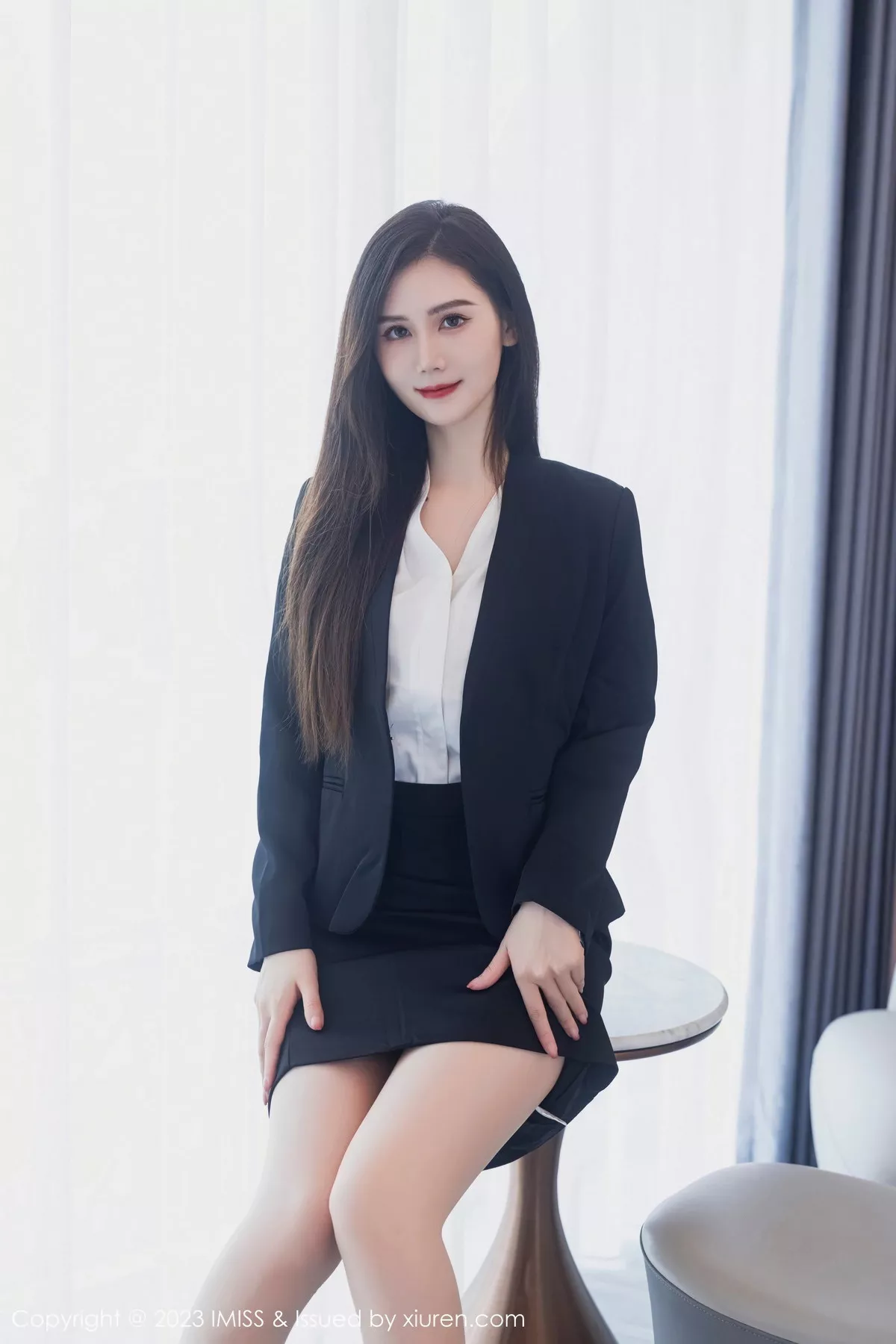 [IMISS爱蜜社] 2023.08.07 VOL.739 SISY思 OL美腿 [47P] NO.2