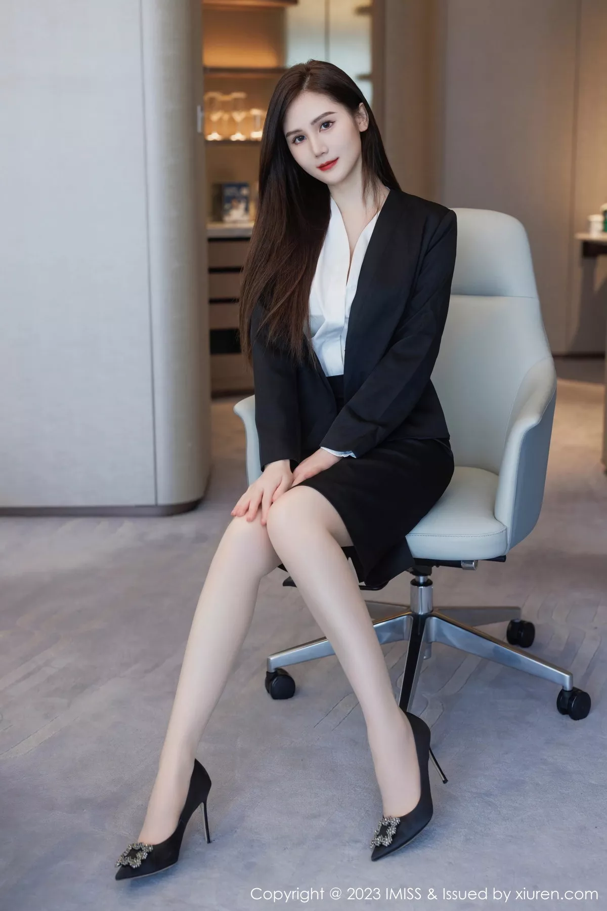 [IMISS爱蜜社] 2023.08.07 VOL.739 SISY思 OL美腿 [47P] NO.7