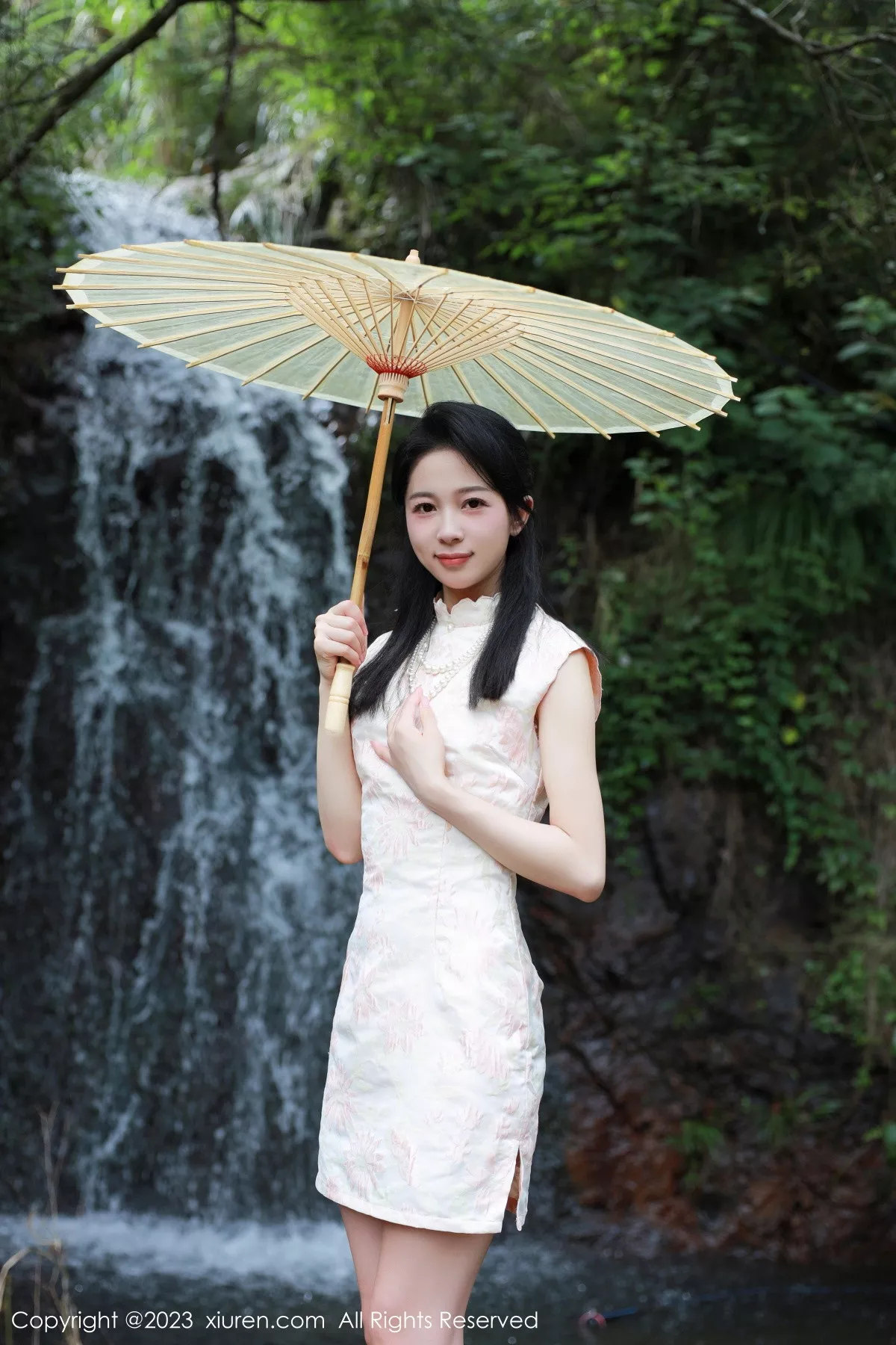 [XiuRen秀人网] 2023.08.15 No.7234 糖豆sisi 旗袍美腿 [60P] NO.4