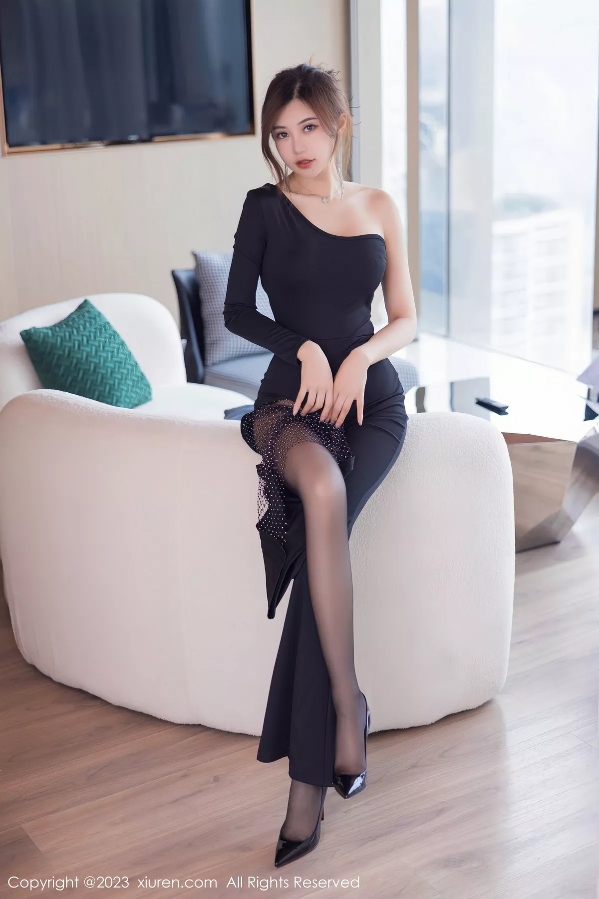 [XiuRen秀人网] 2023.07.21 No.7117 绮里嘉ula 魅惑黑丝 [82P] NO.10