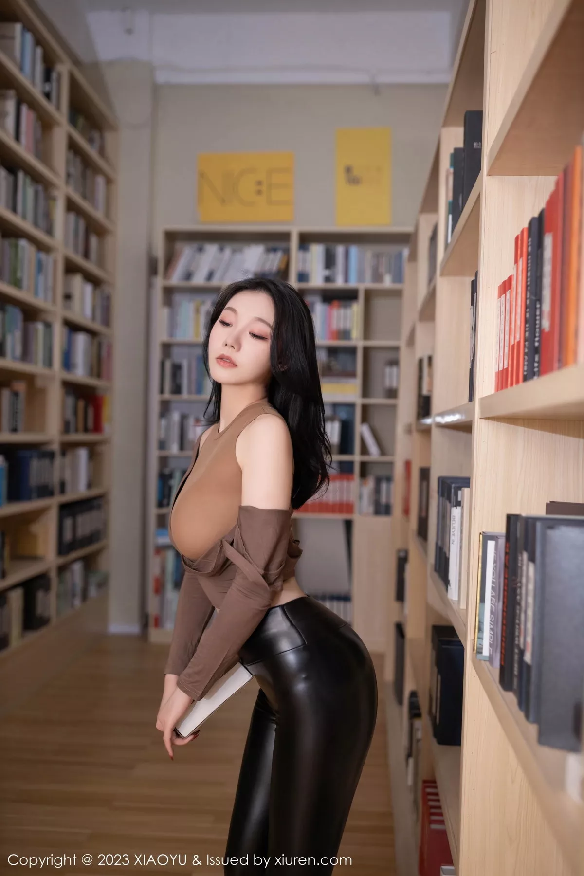 [XiuRen秀人网] 2023.07.25 No.7133 安然anran 图书馆场景 [80P] NO.7