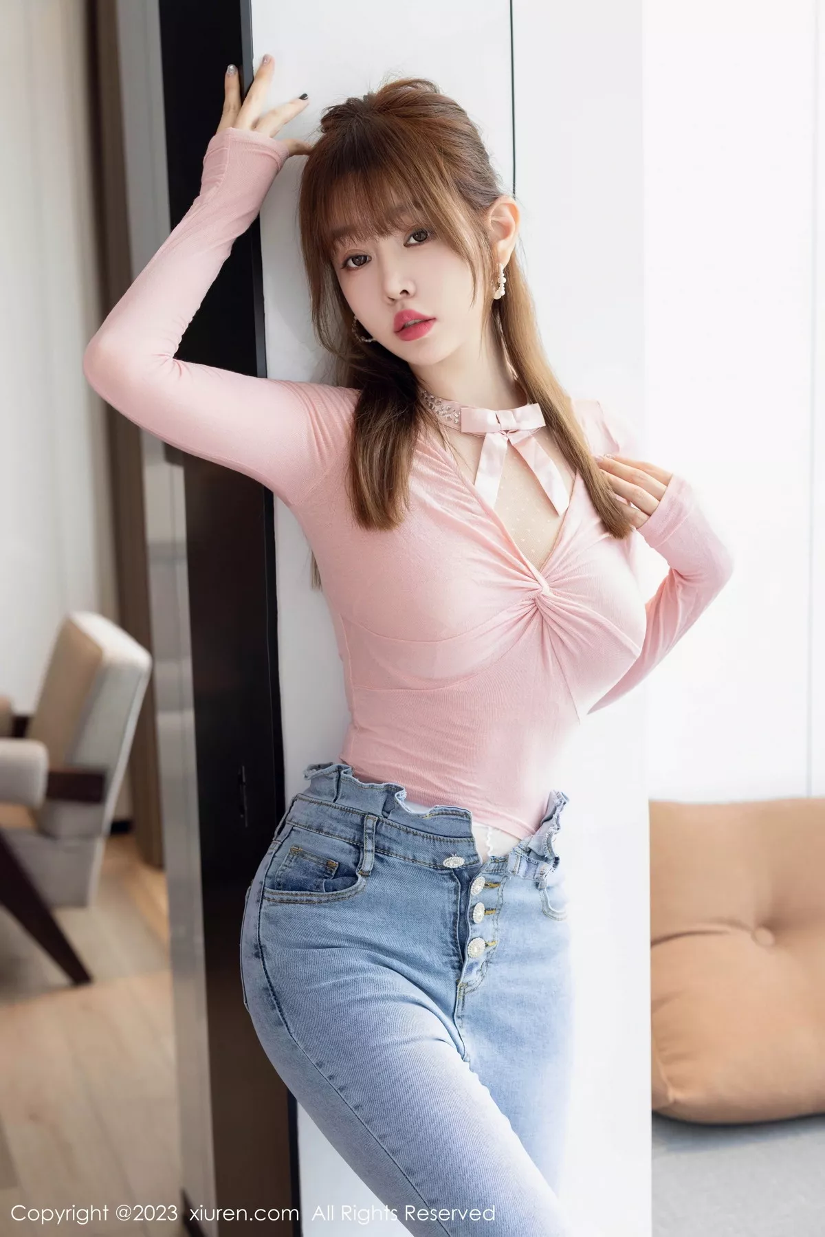 [XiuRen秀人网] 2023.09.01 No.7323 王雨纯 牛仔裤美臀 [85P] NO.7