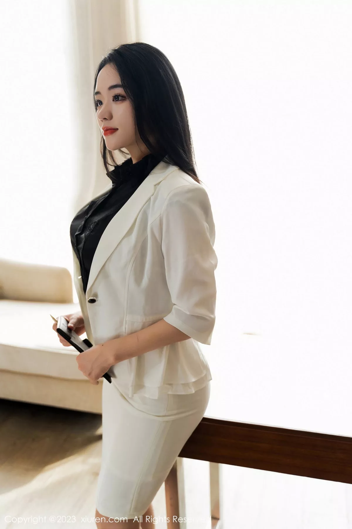 [XiuRen秀人网] 2023.09.04 No.7328 汐汐爱吃草莓 丰腴美臀 [67P] NO.7