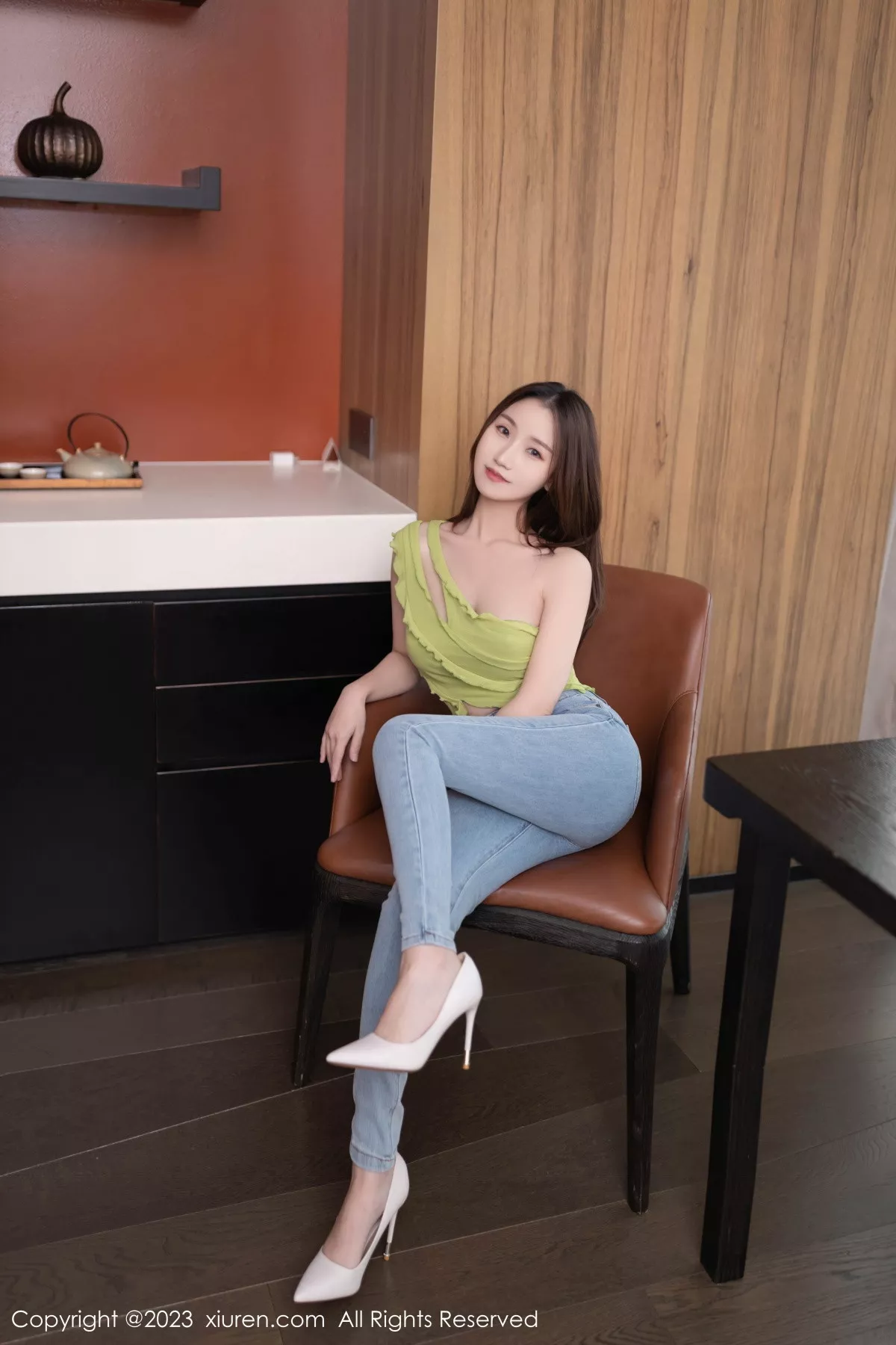 [XiuRen秀人网] 2023.09.13 No.7381 杏子Yada 牛仔裤美腿 [85P] NO.10