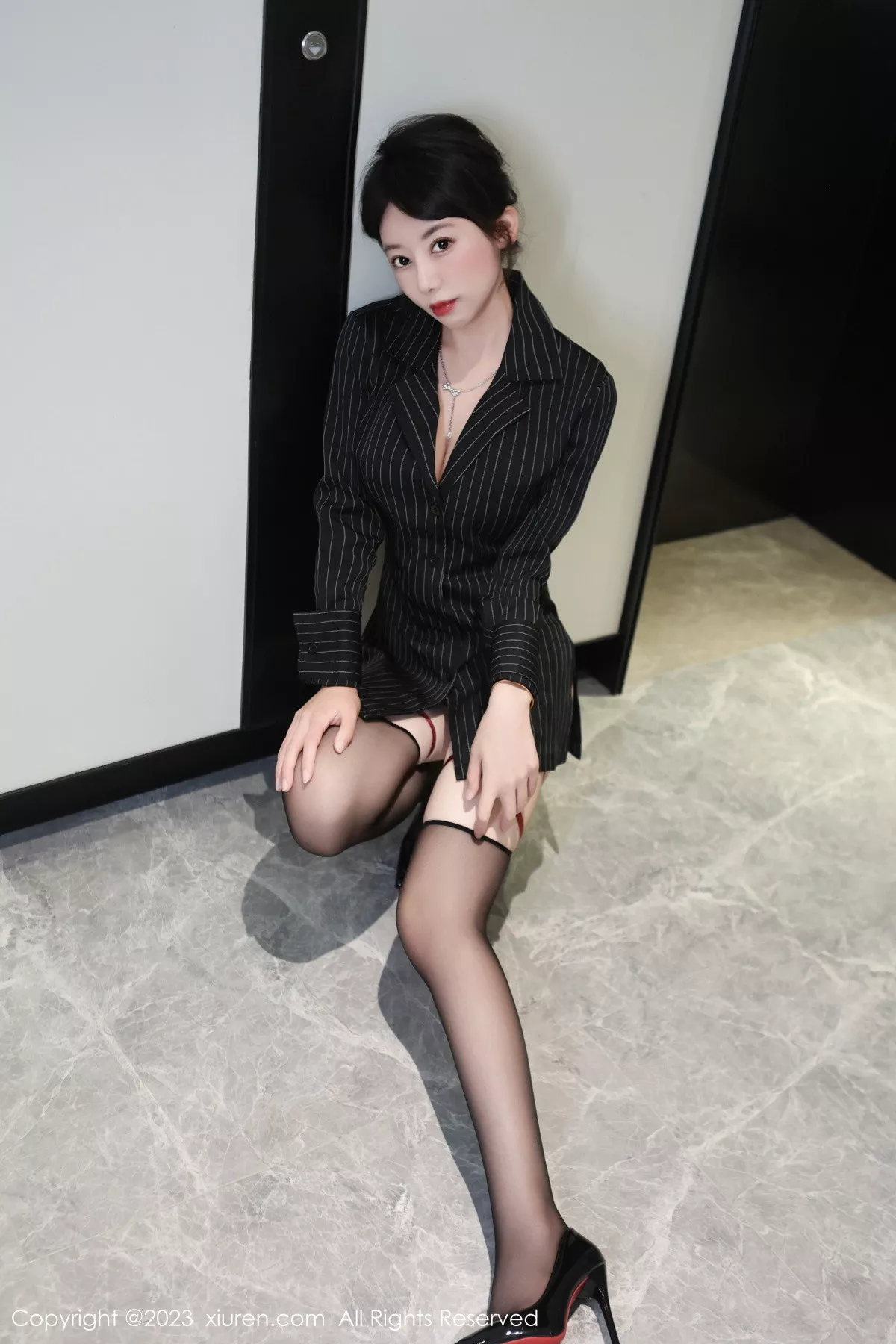 [XiuRen秀人网] 2023.09.14 No.7384 白笑笑 黑丝美腿 [83P] NO.4