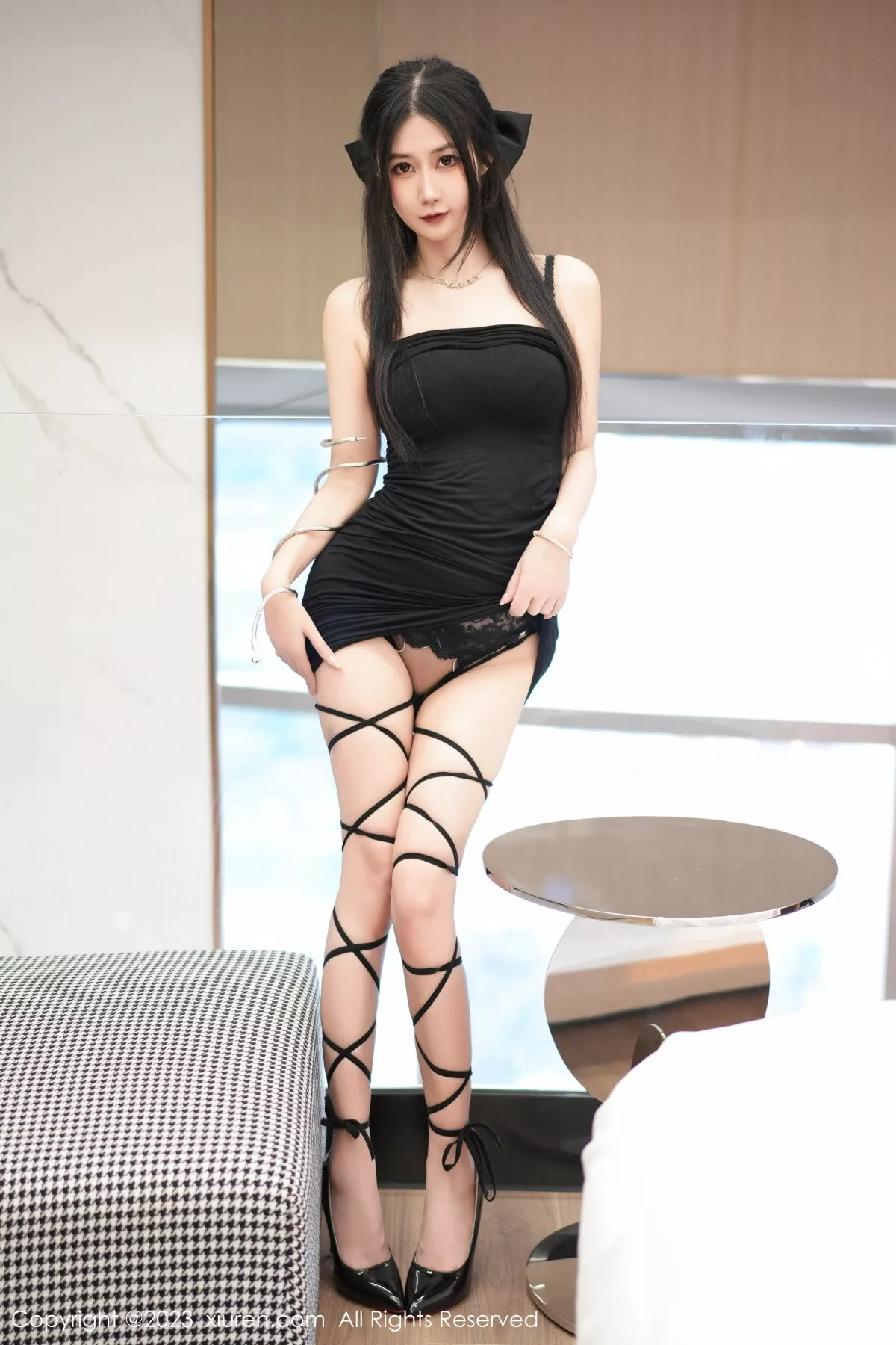 [XiuRen秀人网] 2023.09.15 No.7394 laura阿姣 妩媚美腿 [72P] NO.7