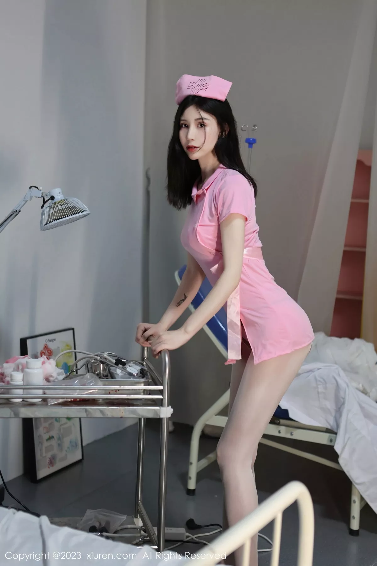 [XiuRen秀人网] 2023.08.22 No.7265 曼柔 护士服美腿 [60P] NO.1