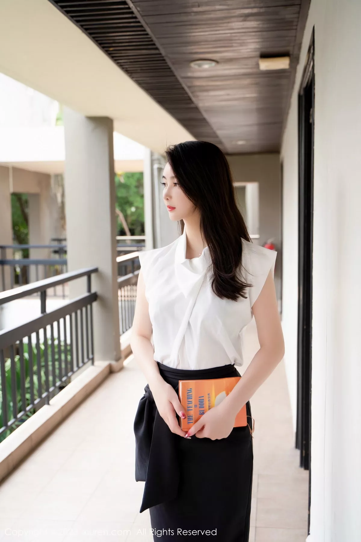 [XiuRen秀人网] 2023.08.23 No.7270 summer宝宝 白领美腿 [59P] NO.2