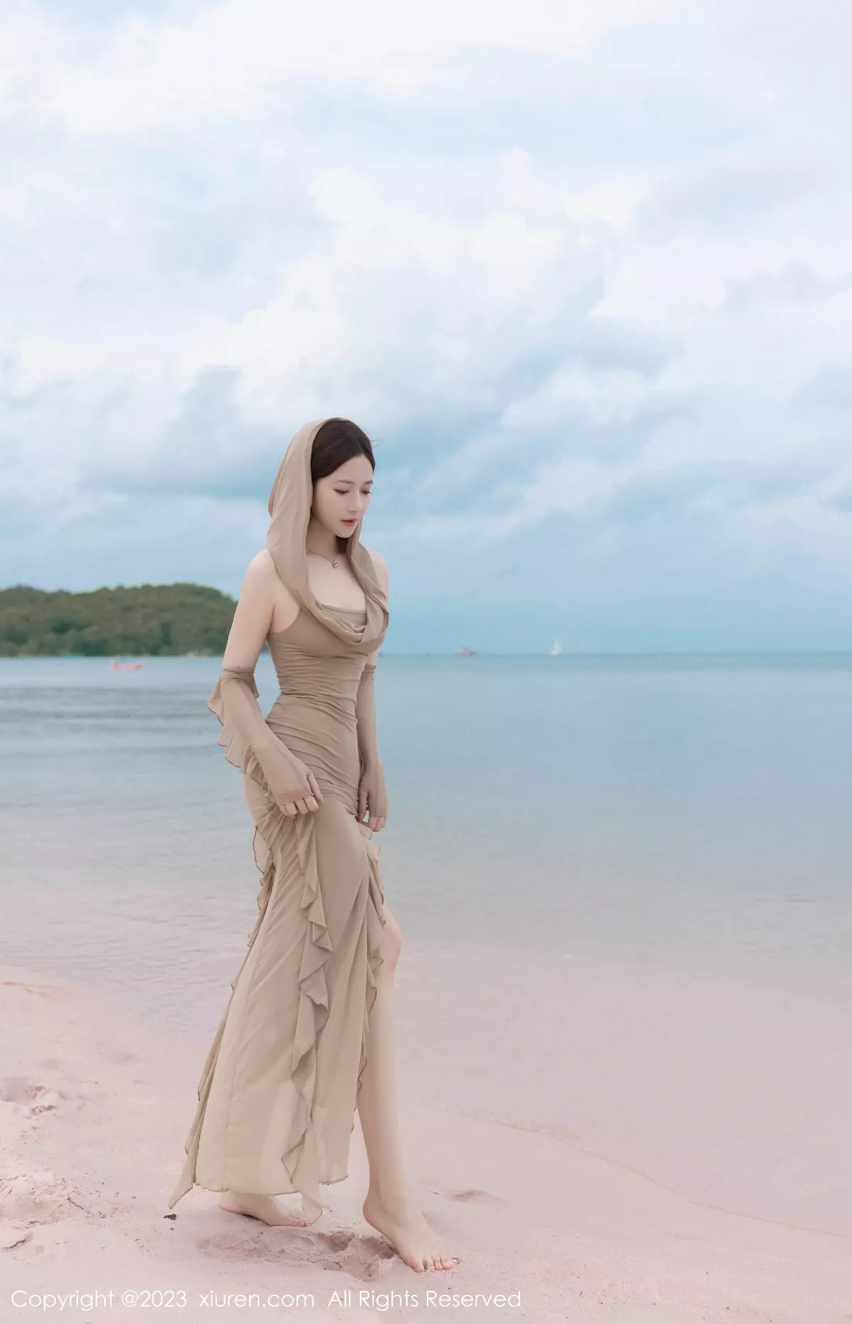 [XiuRen秀人网] 2023.08.25 No.7288 鱼子酱Fish 沙滩美腿 [77P] NO.1