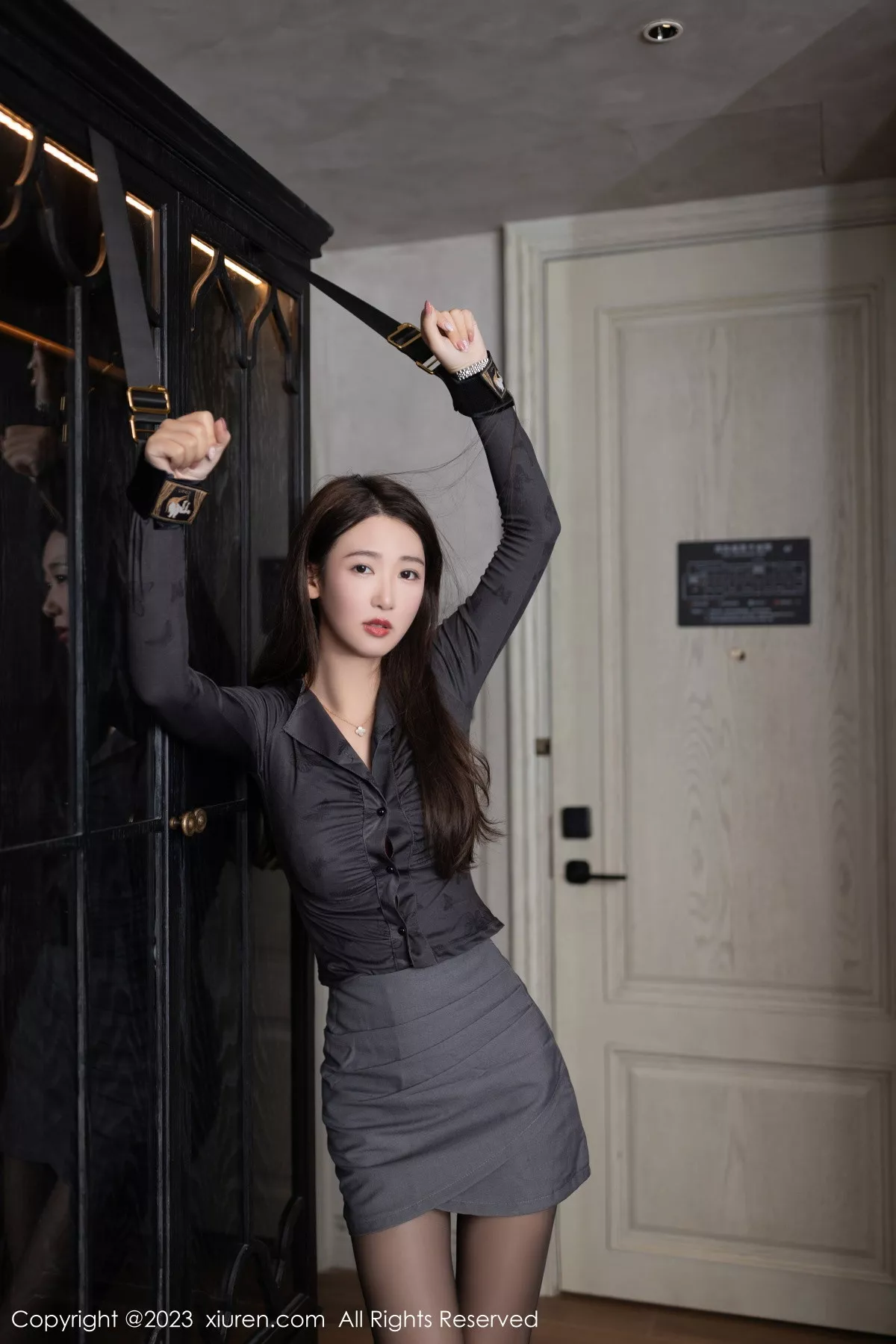 [XiuRen秀人网] 2023.08.28 No.7298 唐安琪 短裙美腿 [80P] NO.6