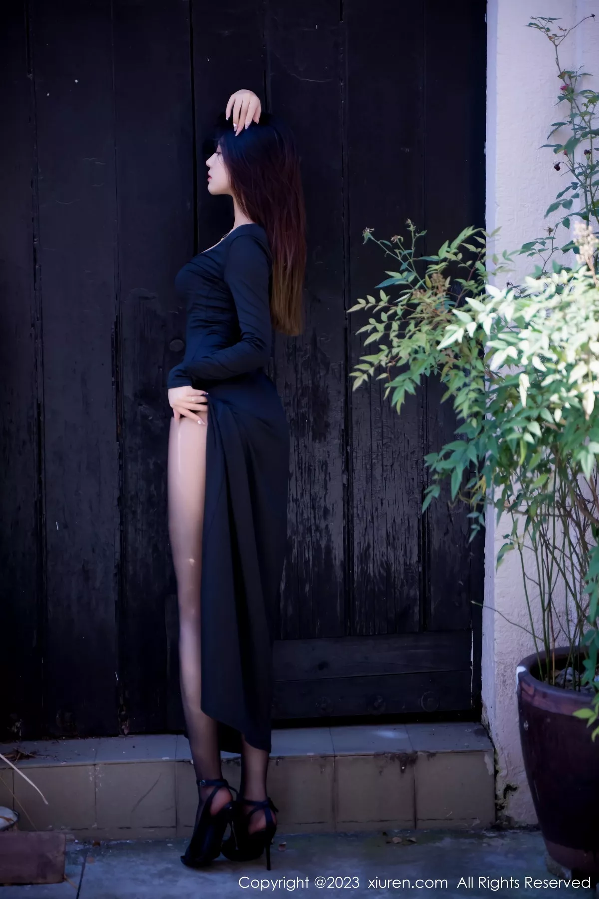 [XiuRen秀人网] 2023.08.28 No.7293 冯木木LRIS 黑丝美腿 [73P] NO.10