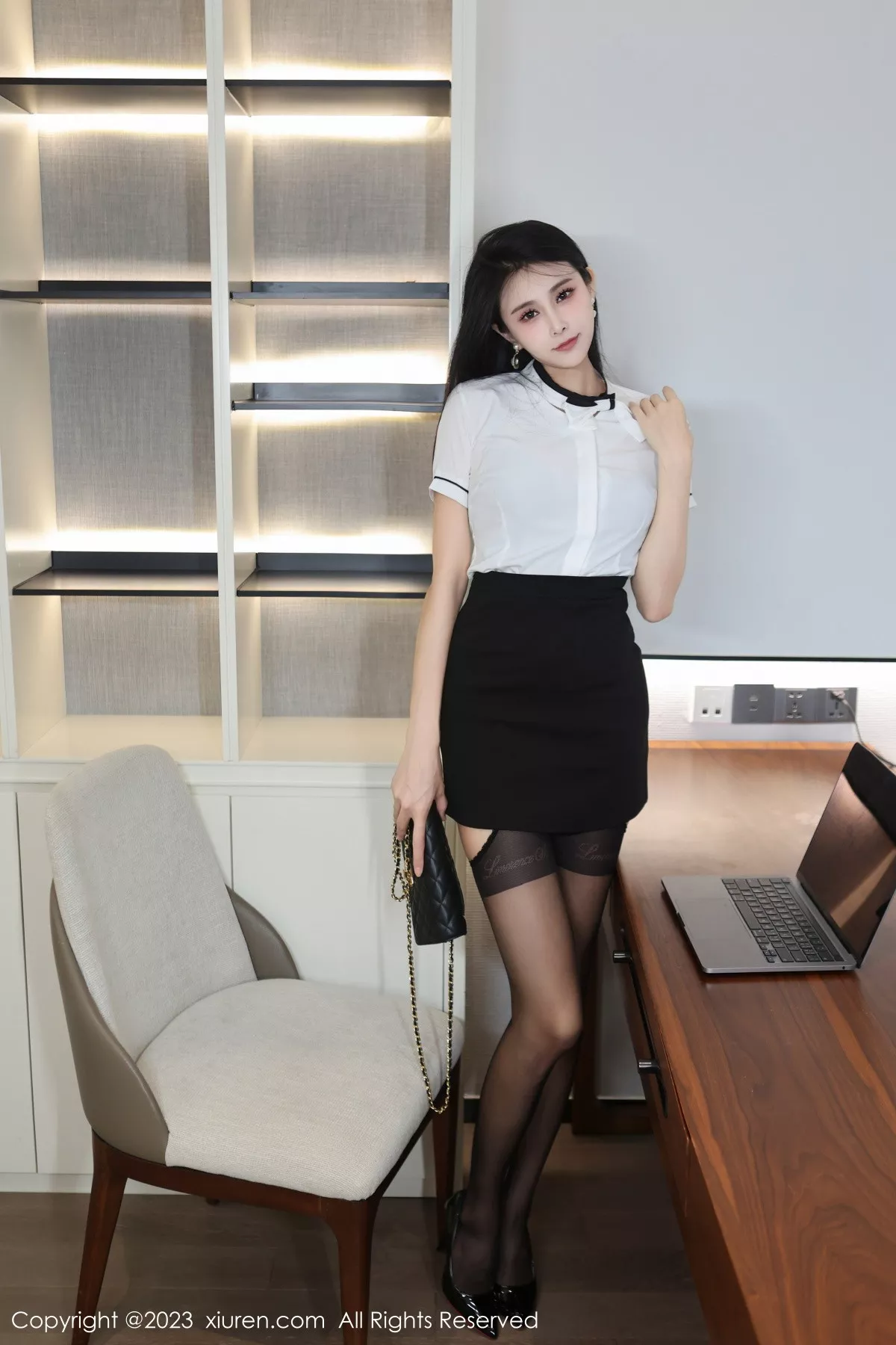 [XiuRen秀人网] 2023.09.22 No.7424 草莓mm 黑丝美腿 [74P] NO.4