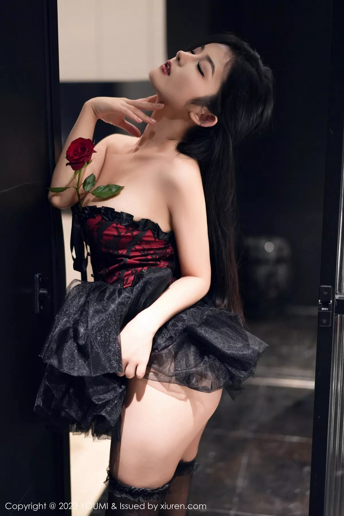 [YOUMI尤蜜荟] 2023.10.10 VOL.991 谭小灵 黑丝美腿 [74P] NO.8