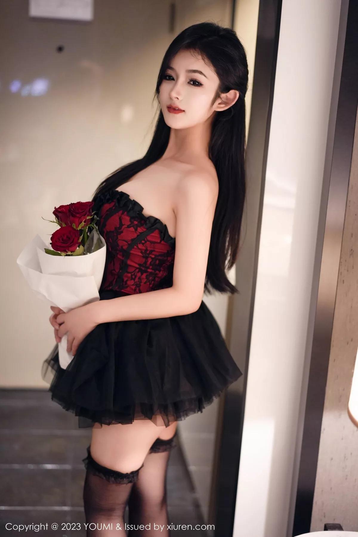 [YOUMI尤蜜荟] 2023.10.10 VOL.991 谭小灵 黑丝美腿 [74P] NO.5