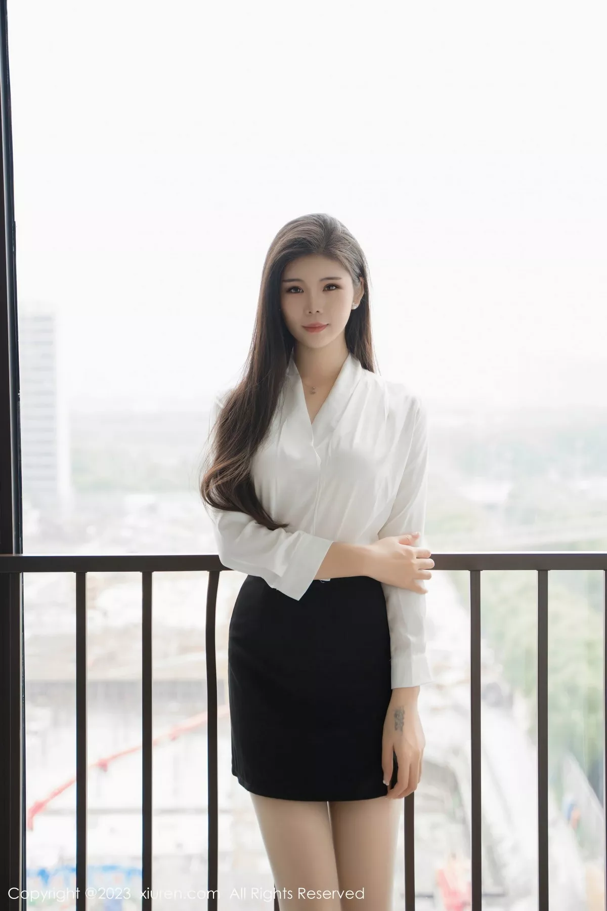 [XiuRen秀人网] 2023.10.10 No.7486 雪糕CiCi 短裙美腿 [57P] NO.5