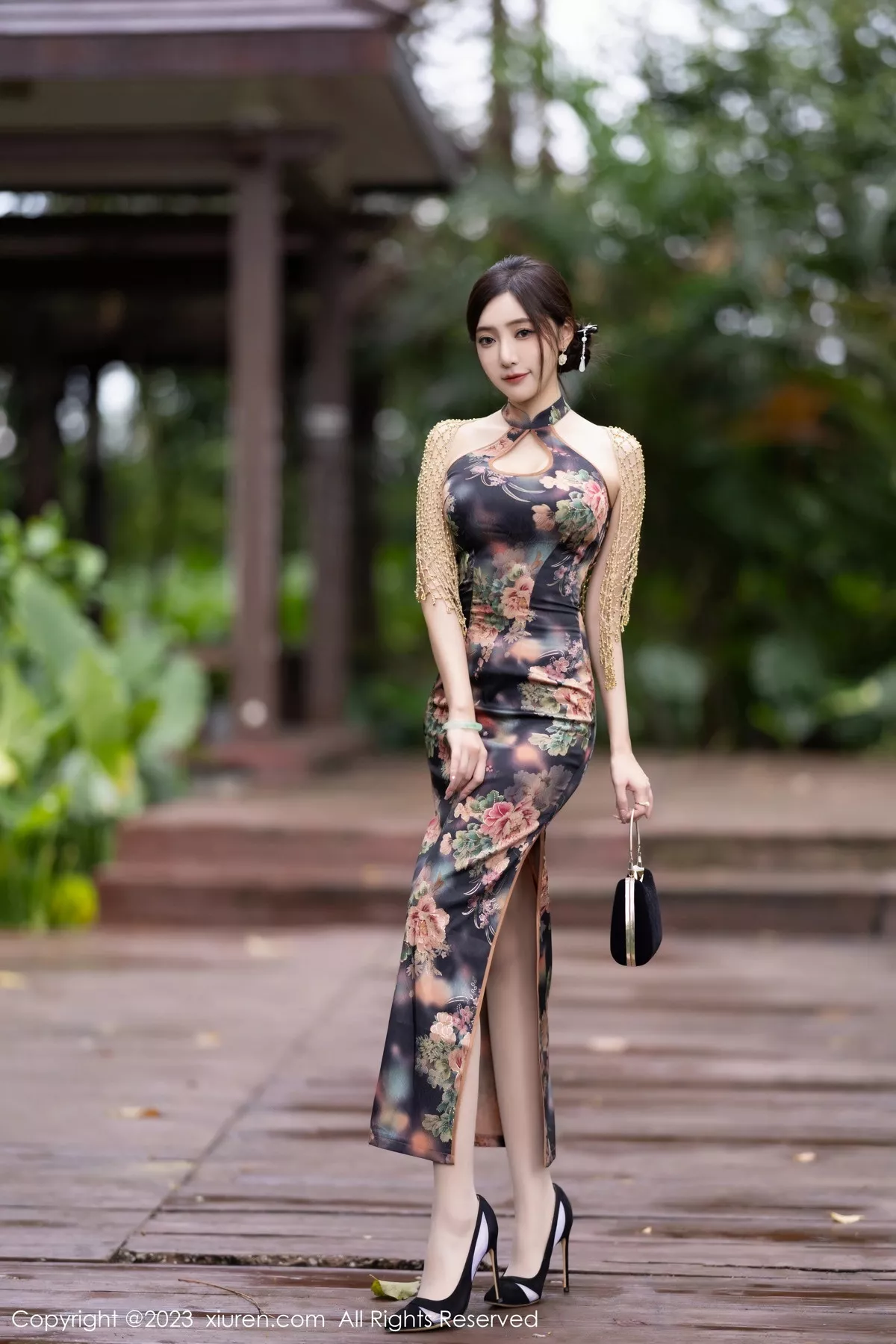 [XiuRen秀人网] 2023.10.11 No.7495 王馨瑶yanni 美腿旗袍 [81P] NO.8
